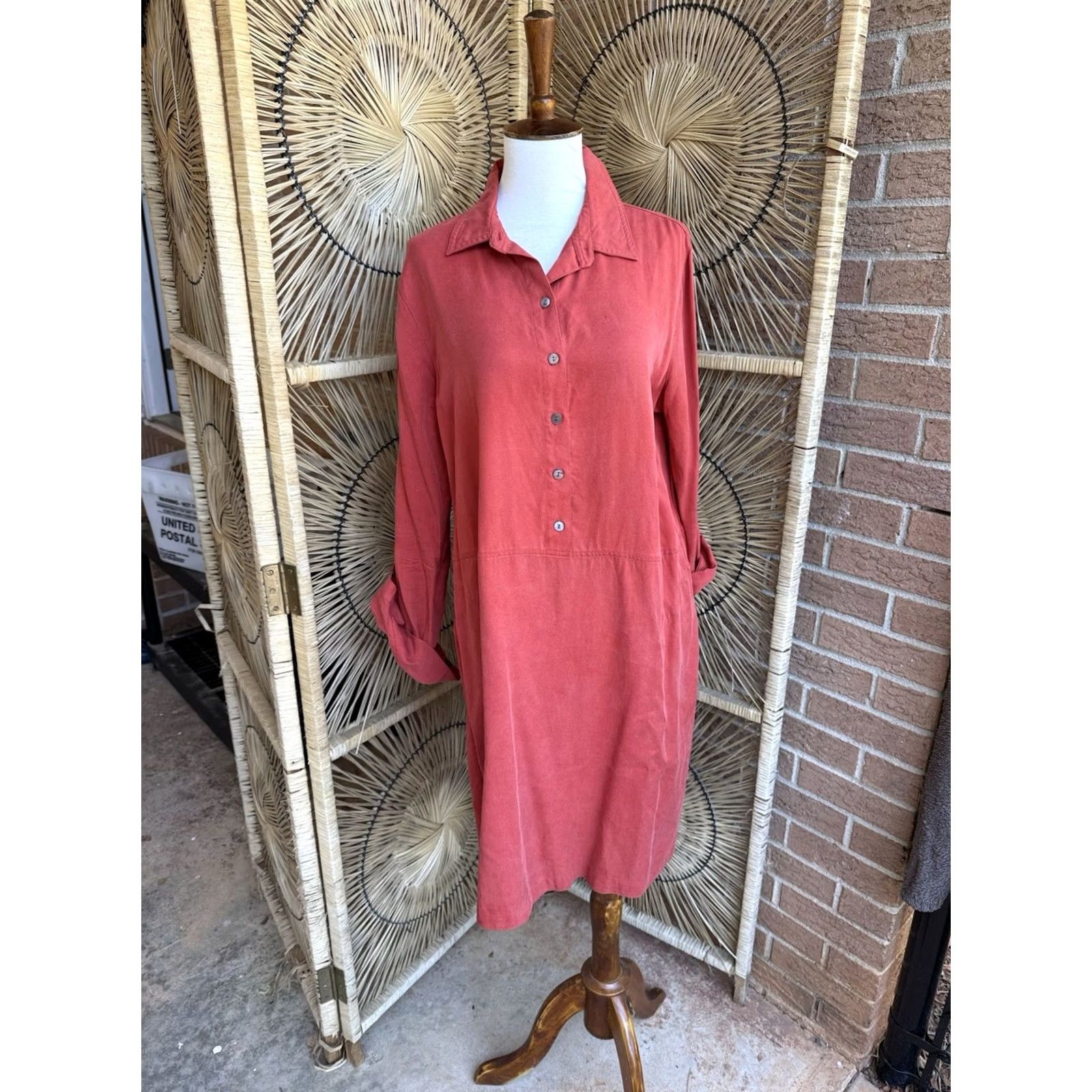 Vintage John Mark Shirt Dress Medium Coral Long Sleeve 100% Tencel Button Front Roll Tab Sleeve Tie Tunic or shirt dress Womens Size M / US 6-8 / IT 42-44 - 2 Thumbnail