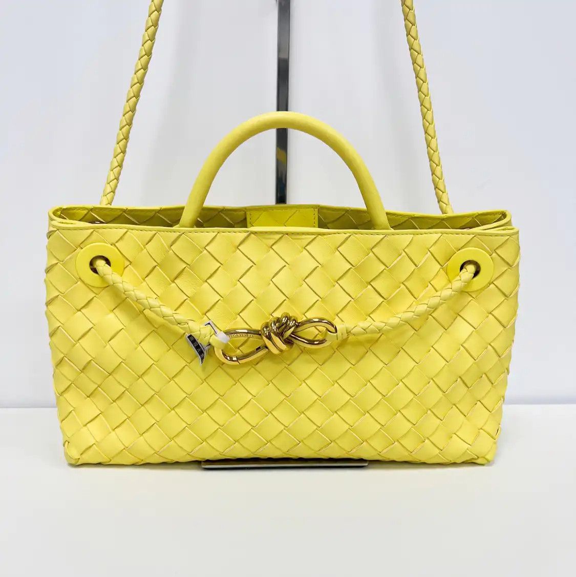 Bottega Veneta BOTTEGA VENETA Andiamo yellow sheepskin woven shoulder bag Size ONE SIZE - 1 Thumbnail