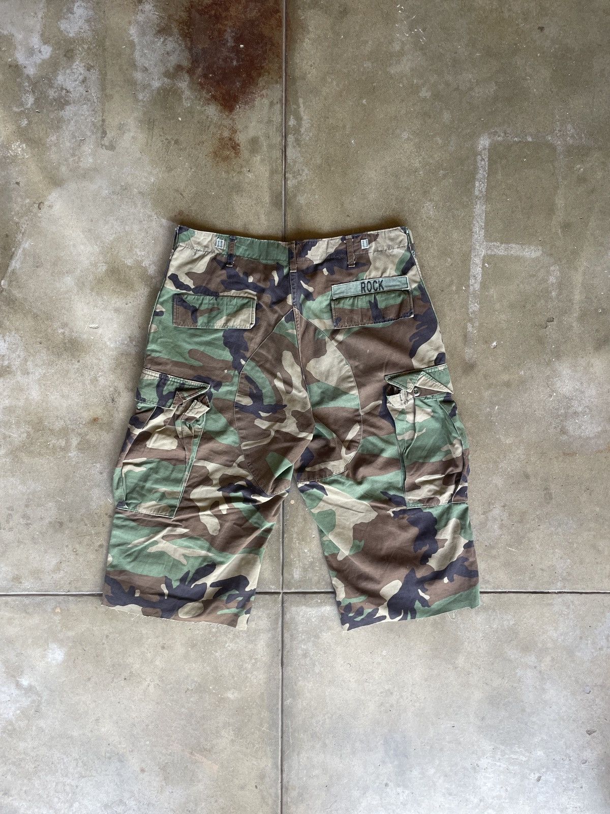 Vintage 1980s Woodland Camo Cut-Off Fatigues Size US 32 / EU 48 - 2 Thumbnail