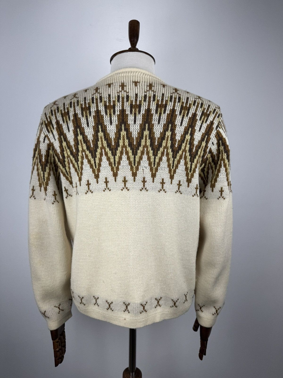 Vintage Vintage 70-x White RAM Casual Cardigan Wool Sweater size L Size US L / EU 52-54 / 3 - 5 Thumbnail