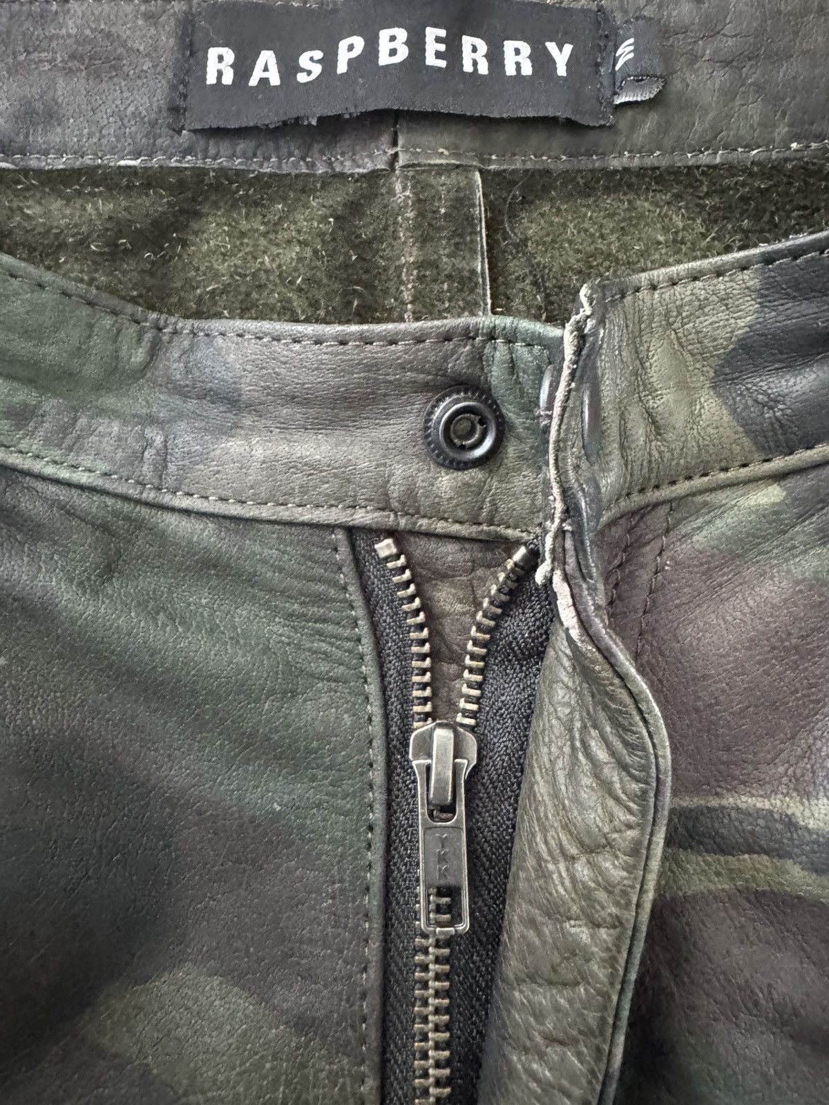 The GV Gallery GV Gallery Raspberry Hills Barrack Leather Shorts Size US 34 / EU 50 - 4 Thumbnail