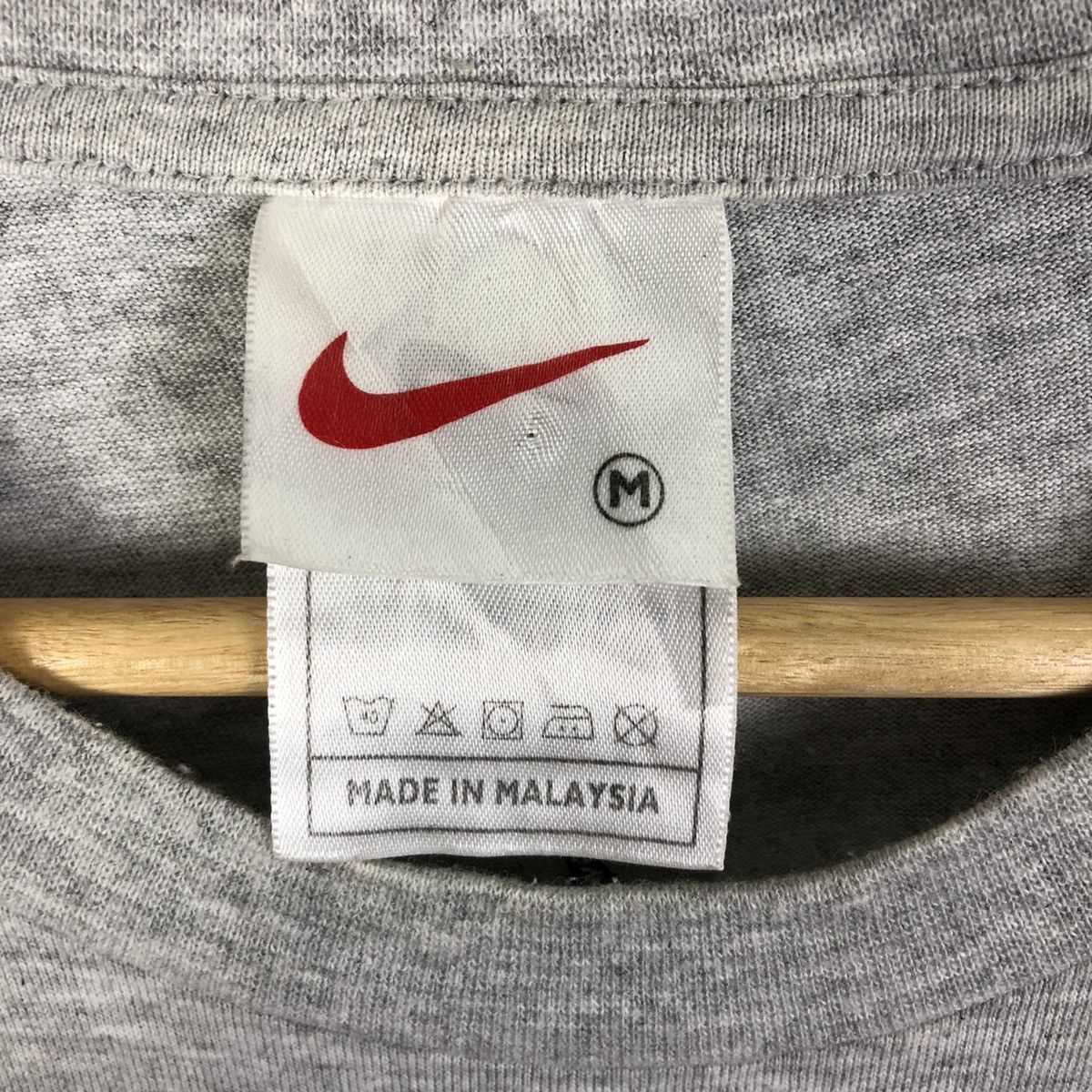 Other Vintage 90s Embroidered NIKE Michael Jordan Tshirt Size US M / EU 48-50 / 2 - 6 Thumbnail