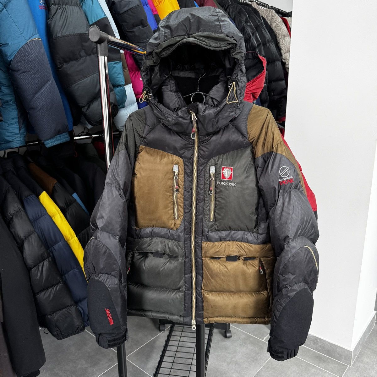 BLACKYAK Black Yak Namaste Extreme Peak Puffer Down Jacket Gorpcore Size US S / EU 44-46 / 1 - 3 Thumbnail