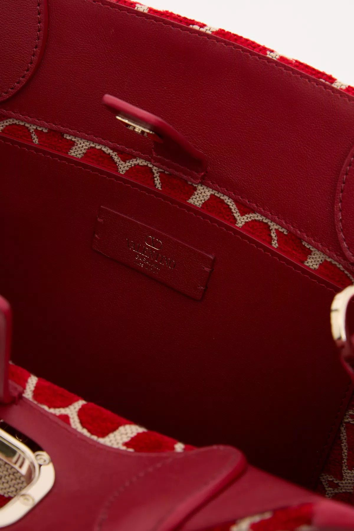 Valentino oc11z0725 Size:OS/Medium Toile Iconographe Handbag in Red Size ONE SIZE - 4 Thumbnail