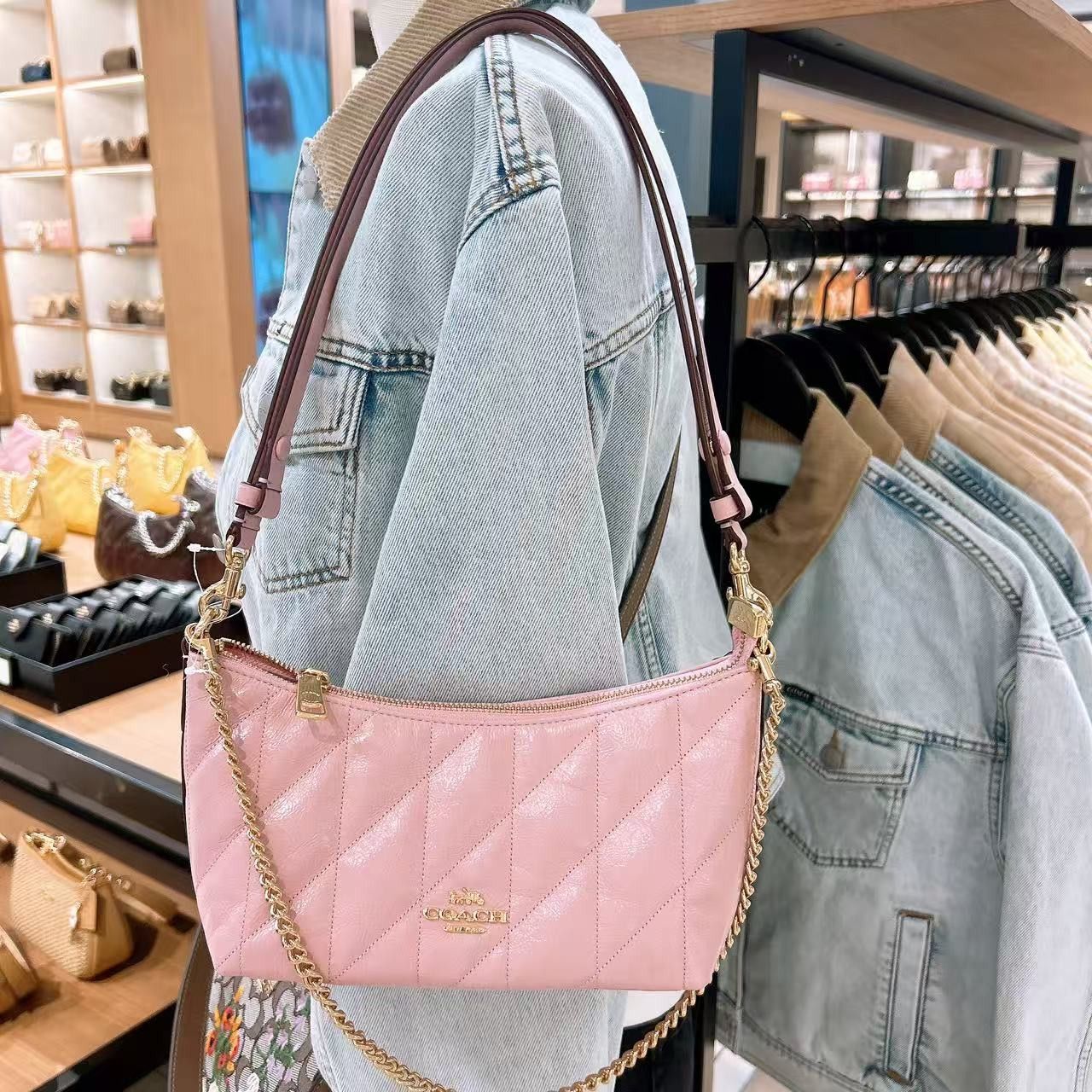 Coach Caitlin Shoulder Bag With Quilting CDZ88 Size ONE SIZE - 6 Thumbnail