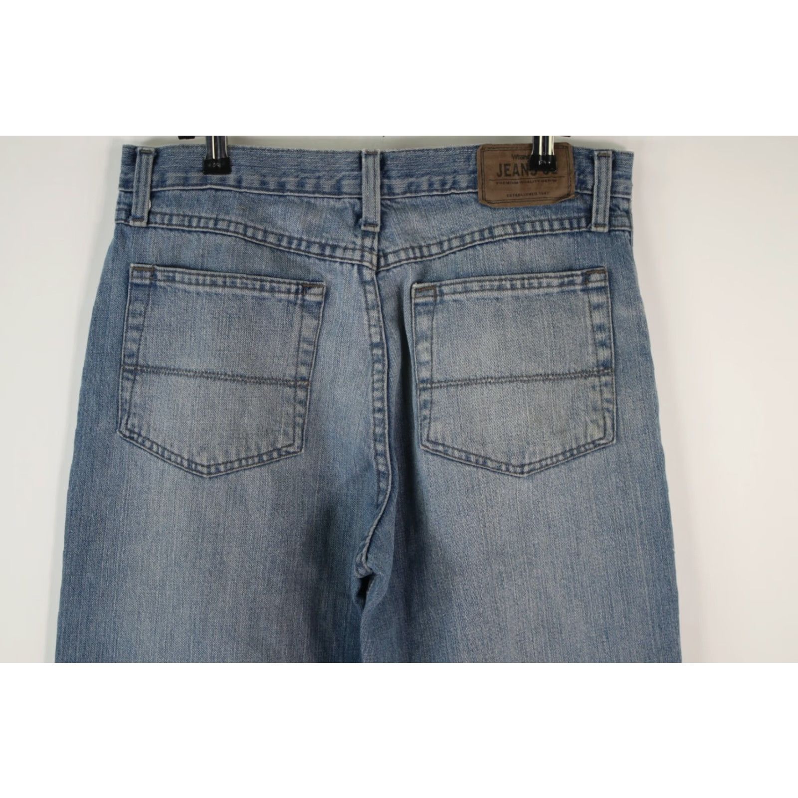 Wrangler Wrangler Jeans Mens Solid Regular Straight Denim Blue 30X32 Adult Regular 30x32 100% Cotton US Wrangler Mens Jeans Size US 30 / EU 46 - 4 Thumbnail