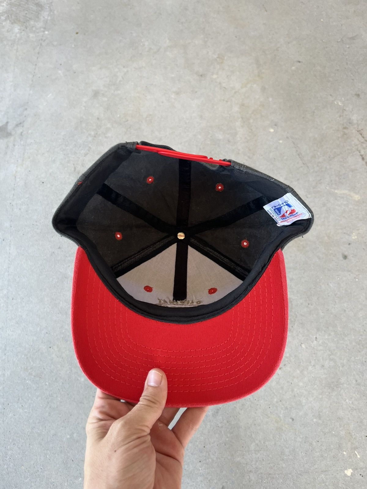 Vintage Vintage 90’s Chicago Bulls Basketball Two Tone Snapback Hat Size ONE SIZE - 2 Thumbnail