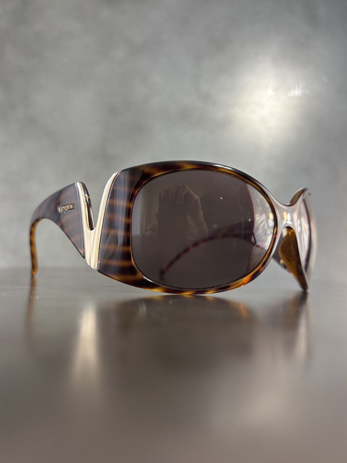 Vintage × Vogue 2000s Vintage Vogue Sunglasses Drop Arm VO 2519-S Y2K Glam Size ONE SIZE - 2 Thumbnail