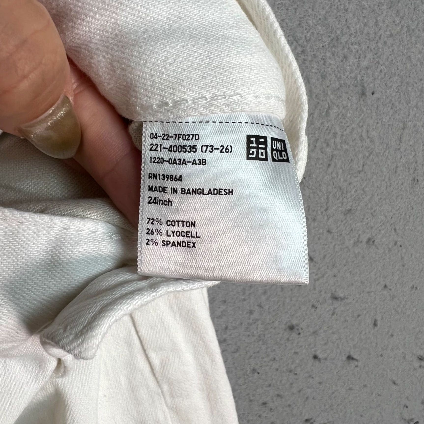 Uniqlo VINTAGE Uniqlo Jeans Women’s White Tapered Leg Slim Straight Size 24 Cotton Blend Denim 26in Inseam 8.5-10.5 Rise Women’s Jeans Size 42" / US 20 - 4 Thumbnail