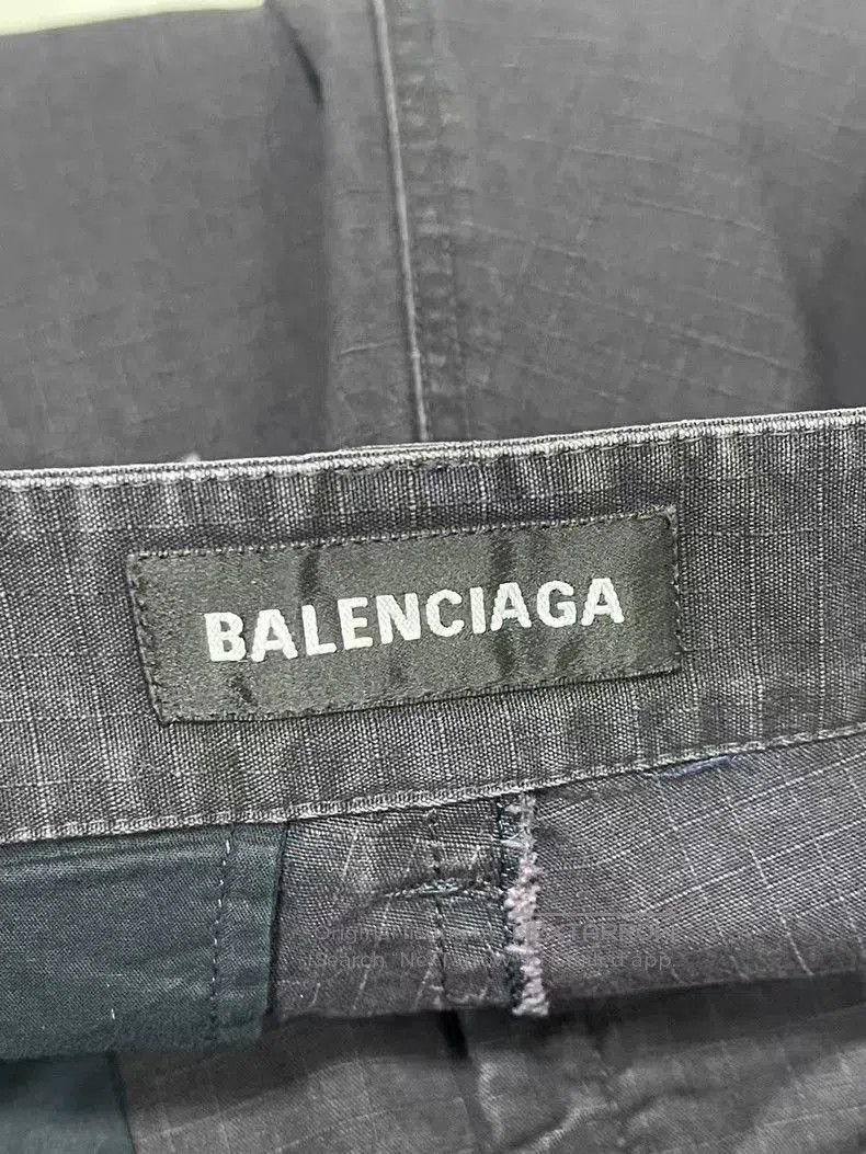 Balenciaga Balenciaga Cargo Pants with Detachable Shorts. Size US 44 / EU 60 - 6 Thumbnail