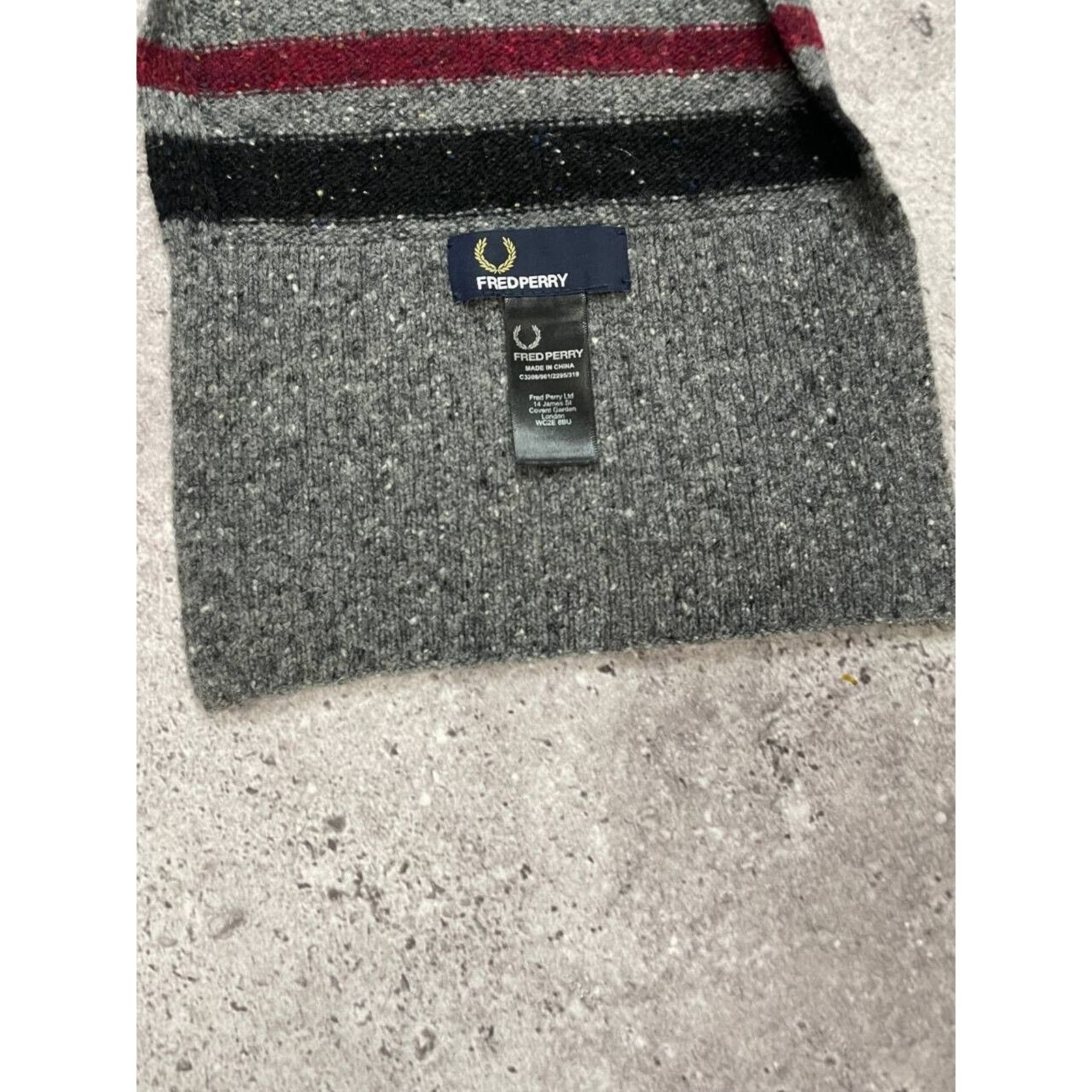 Fred Perry Fred Perry Wool Scarf Gray Ribbed Knit Logo Patch Winter Size ONE SIZE - 3 Thumbnail