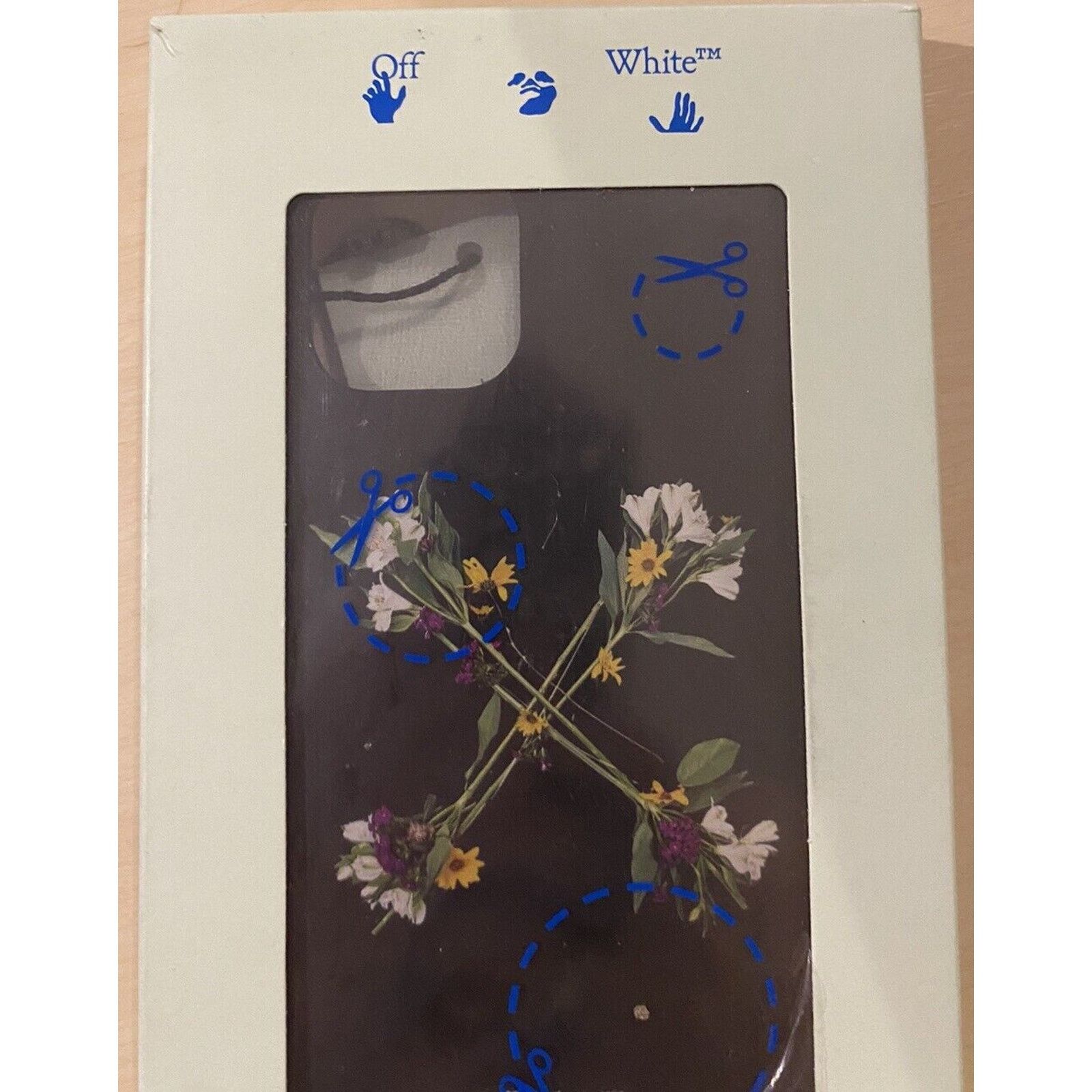 Off-White OFF-WHITE Flowers Black Floral iPhone 11 Pro XS XR back $259 Size ONE SIZE - 4 Thumbnail