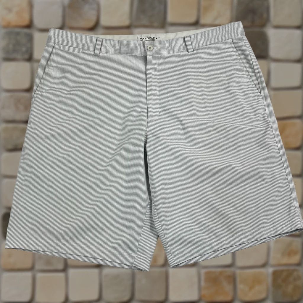 Nike Nike Shorts Men's 40 x 11 White Gray DriFit Golf Chino Casual Lightweight Golfing - Men’s Size US 40 / EU 56 - 1 Thumbnail