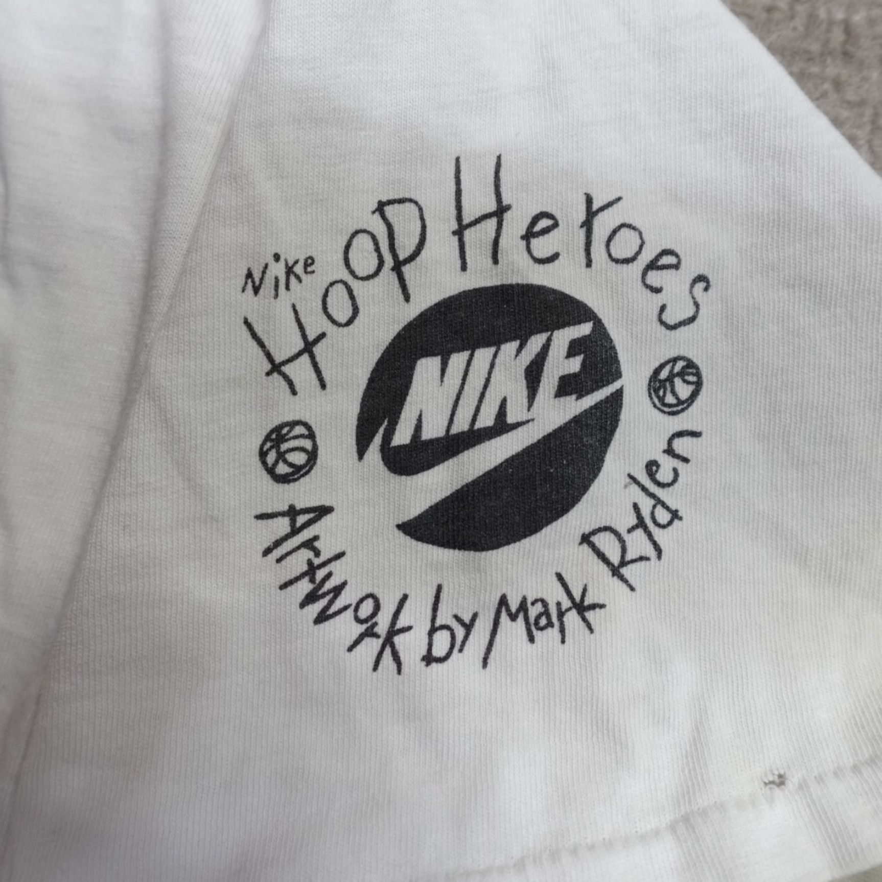 Vintage VINTAGE Jordan Shirt XL White Mark Ryden Hoop Heroes 90s Mens Graphic Print T-Shirt Size US XL / EU 56 / 4 - 6 Thumbnail