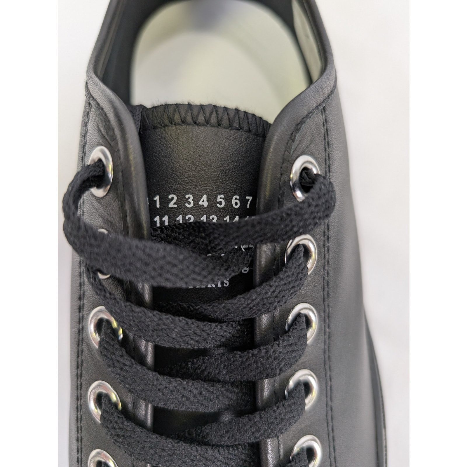 Maison Margiela o1rshd1 Q:2 / Tabi Low-top sneakers in Black/Beige Size US 12 / EU 45 - 15 Thumbnail