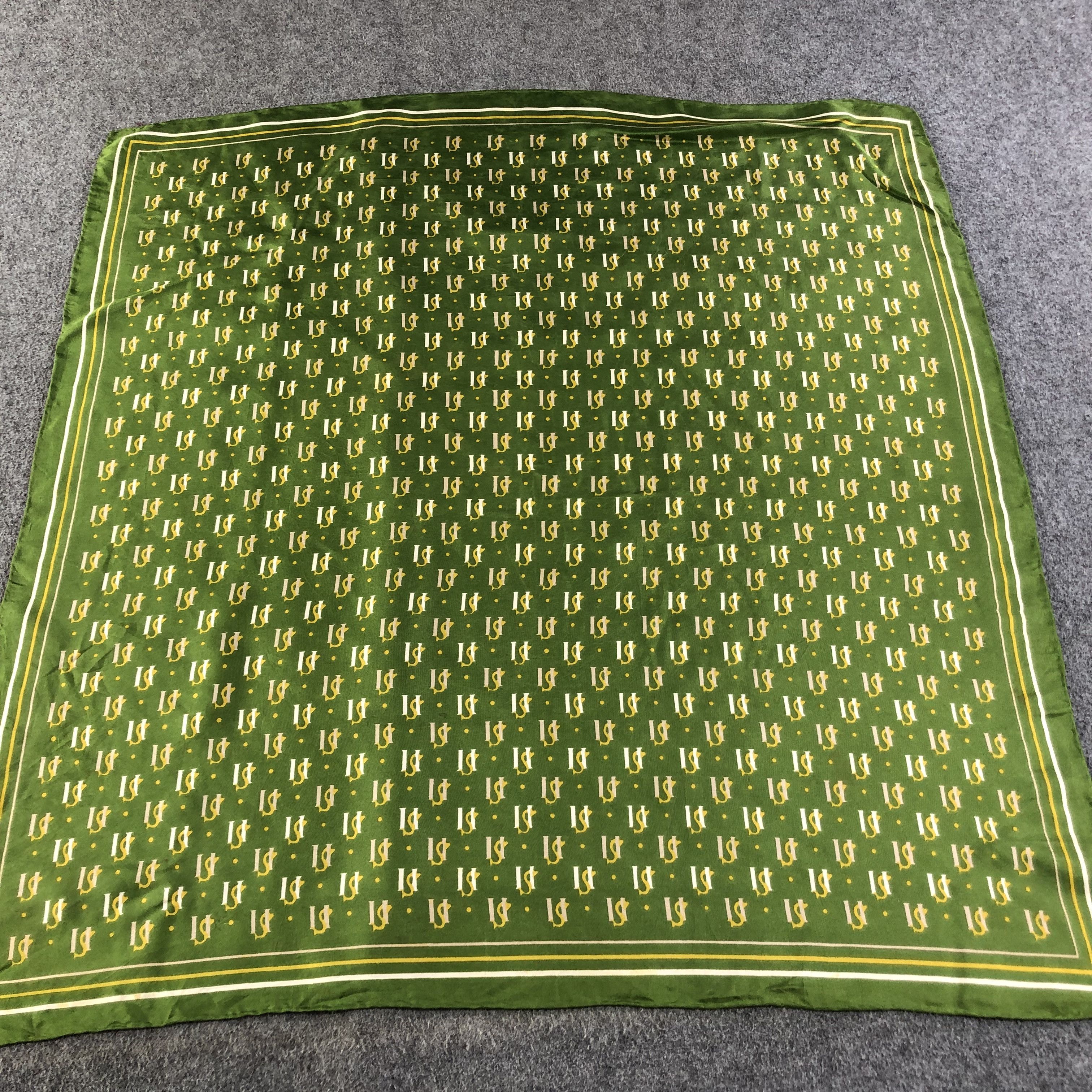 Vintage Luxury Hand Rolled Silk Scarf M452 Size ONE SIZE - 1 Thumbnail