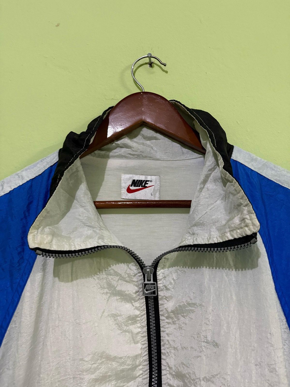 Nike Vintage 90’s Nike Windbreaker Big Logo Swoosh Retro Design Size US L / EU 52-54 / 3 - 11 Thumbnail
