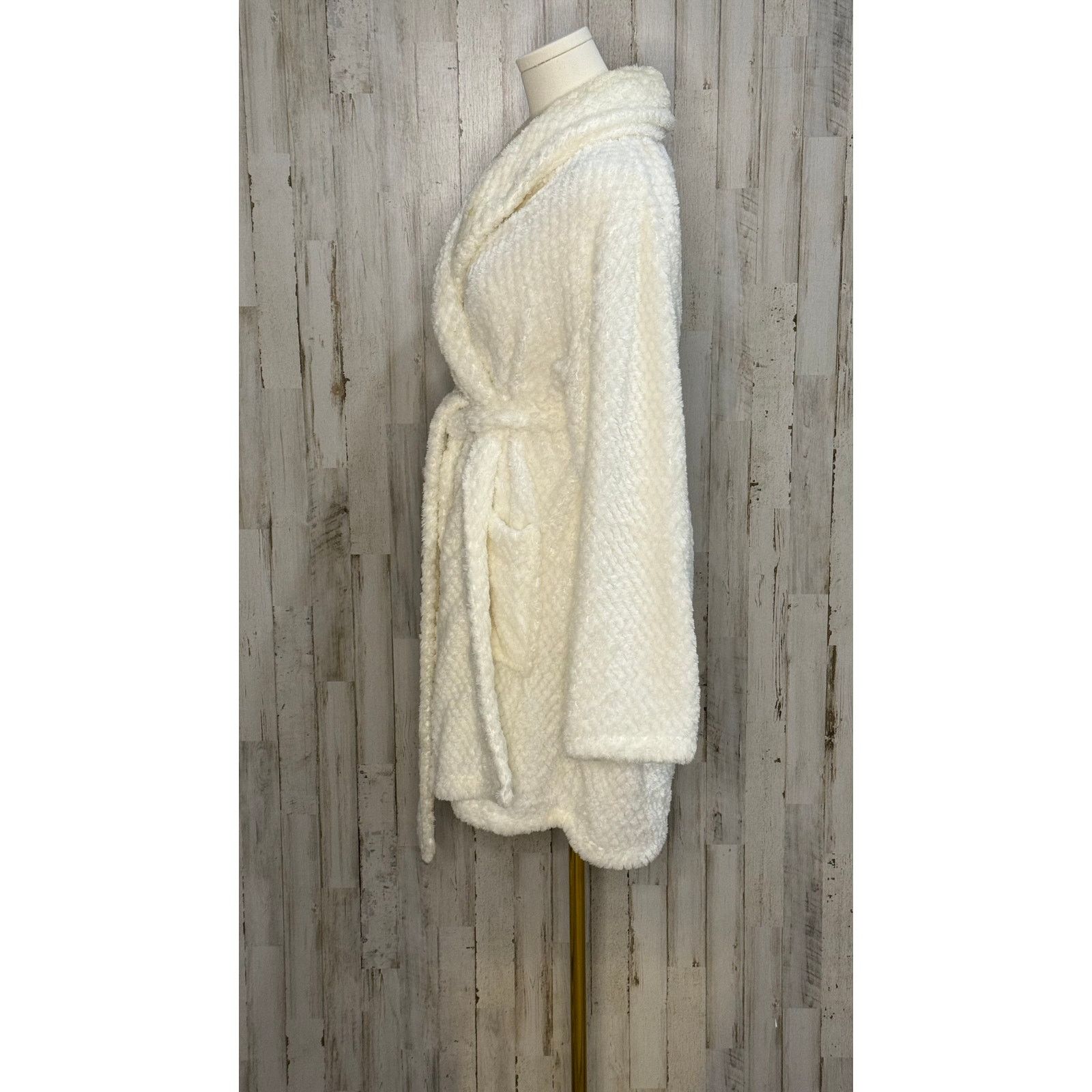 Laura Ashley Laura Ashley Women's Kimono Robe White Plush Size L/XL Size 32" / US 10 / IT 46 - 3 Thumbnail