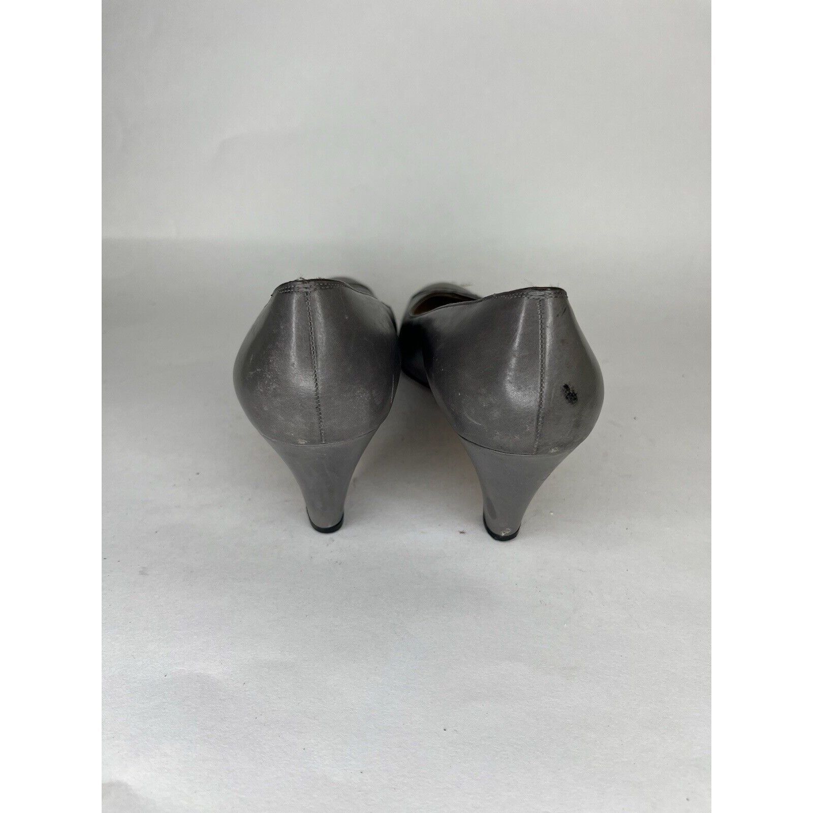 Salvatore Ferragamo Salvatore Ferragamo Gray Leather Green Dress Heels Women’s S Size US 10 / IT 40 - 4 Thumbnail