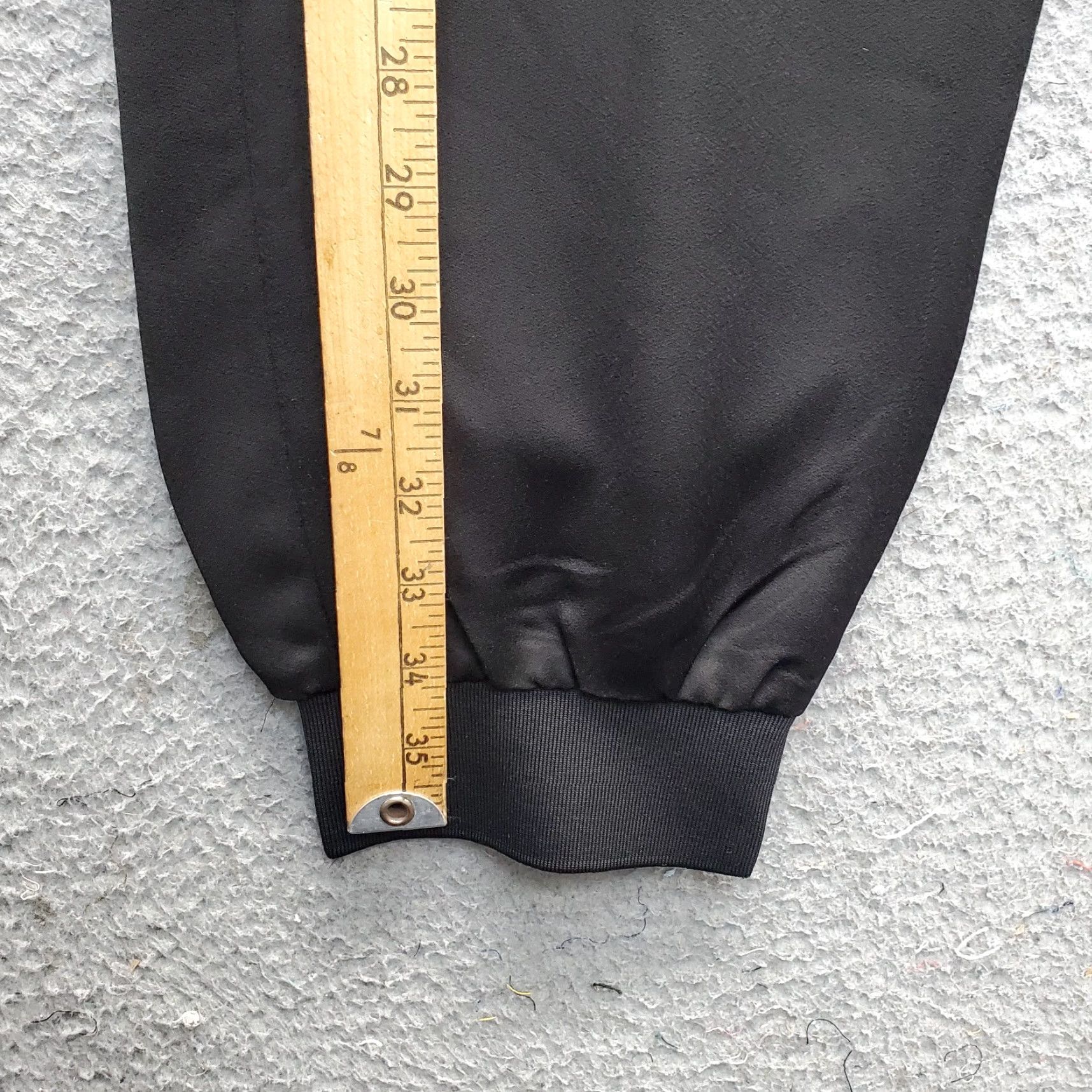 Banana Republic Banana Republic Womens S Pants Jogger Black Athletic Cargo Pockets Elastic Waist Size 28" / US 6 / IT 42 - 4 Thumbnail