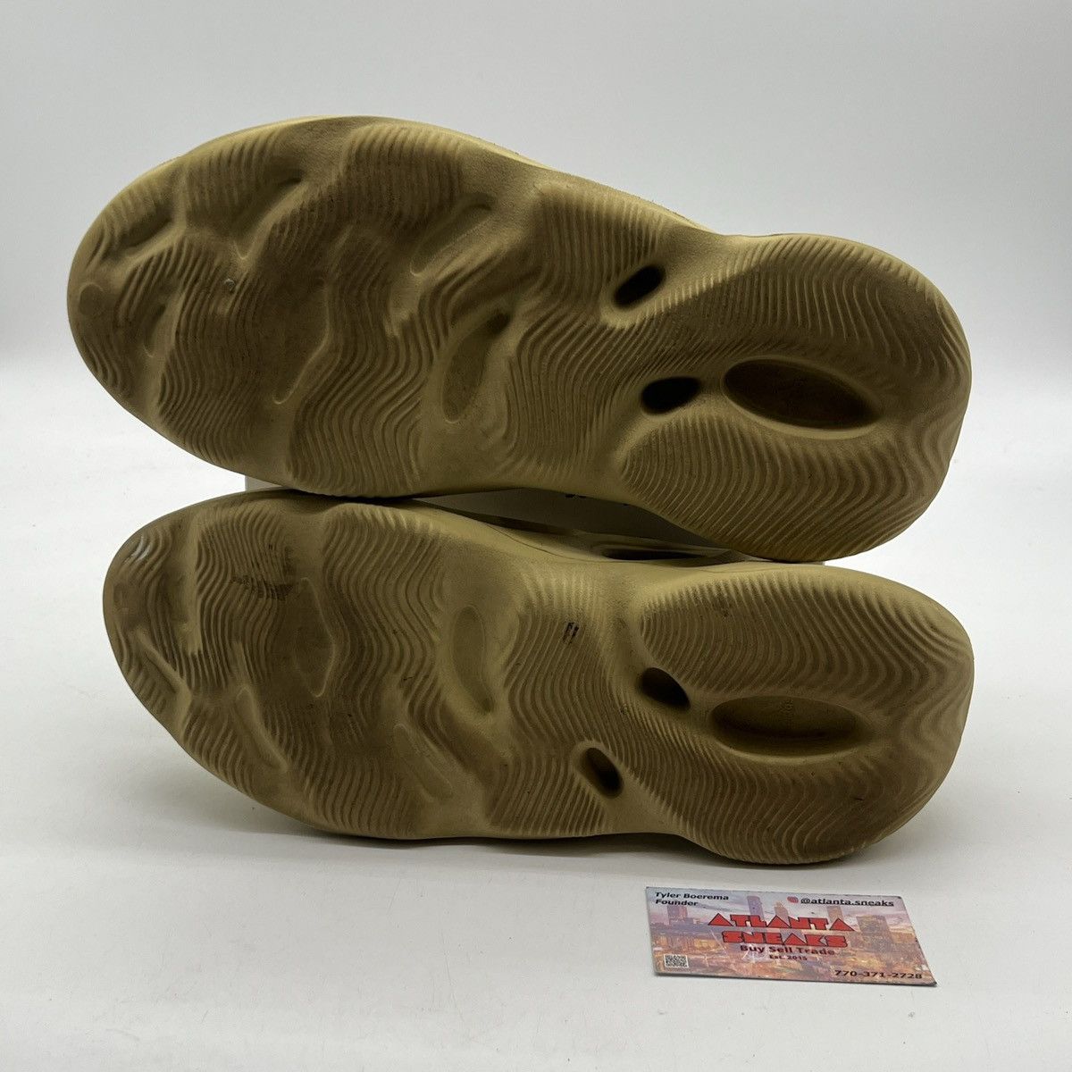 Adidas Yeezy foam runner sulfer Size US 12 / EU 45 - 7 Thumbnail