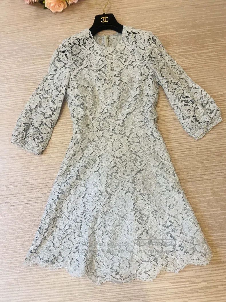 Valentino Valentino Lace dress Size S / US 4 / IT 40 - 2 Thumbnail