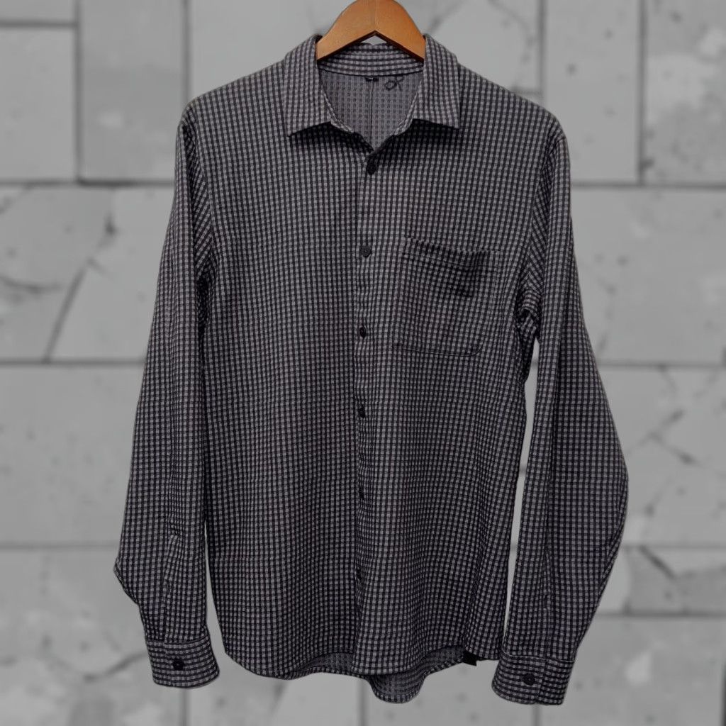 Lululemon Lululemon Button-Up Shirt Mens M Plaid Grayish Purple Stretchy Long Sleeve Shirt Size US M / EU 48-50 / 2 - 1 Thumbnail