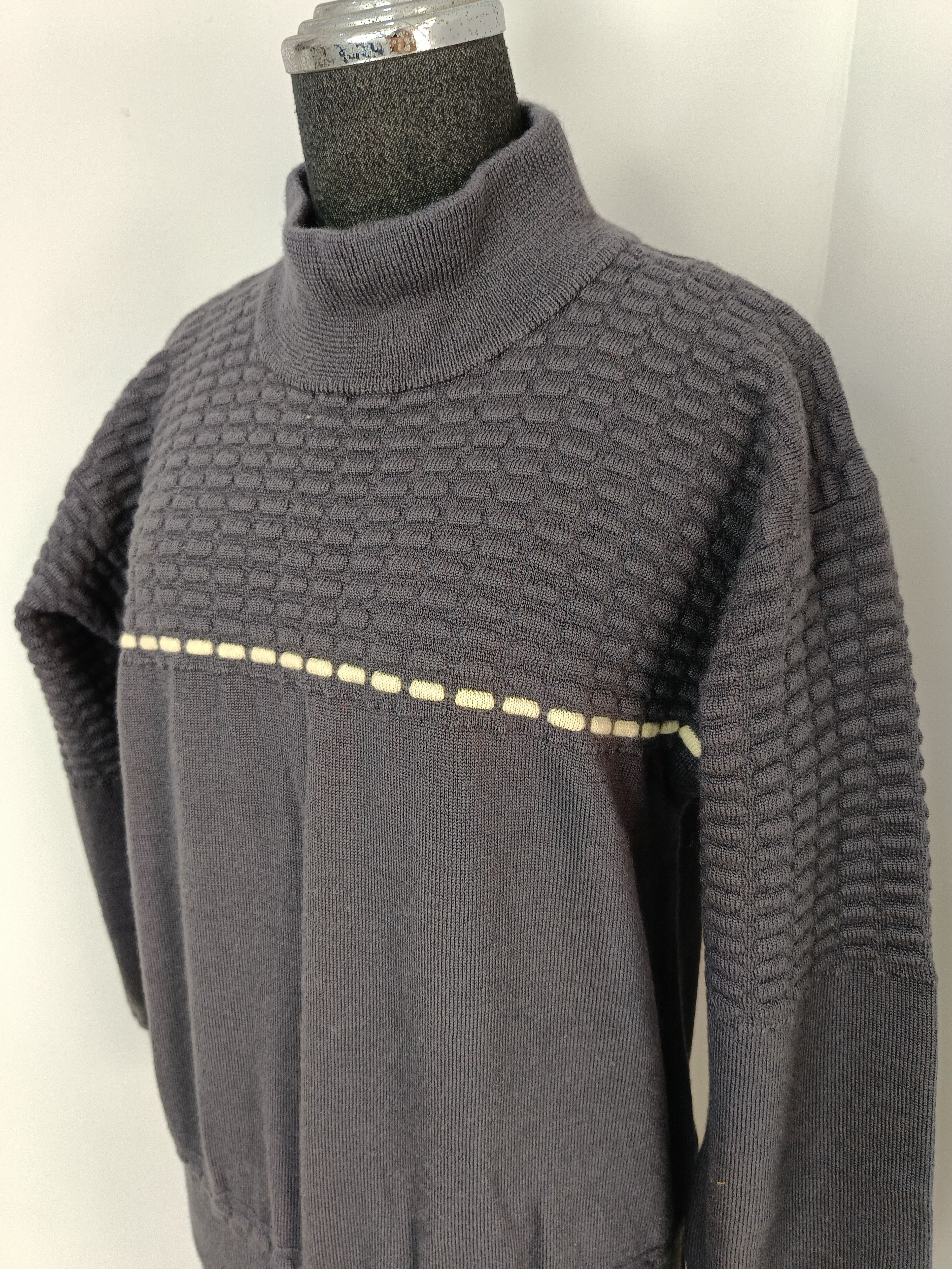 Issey Miyake Issey Miyake Japan 90s wool gray turtle neck sweater medium Size US S / EU 44-46 / 1 - 4 Thumbnail