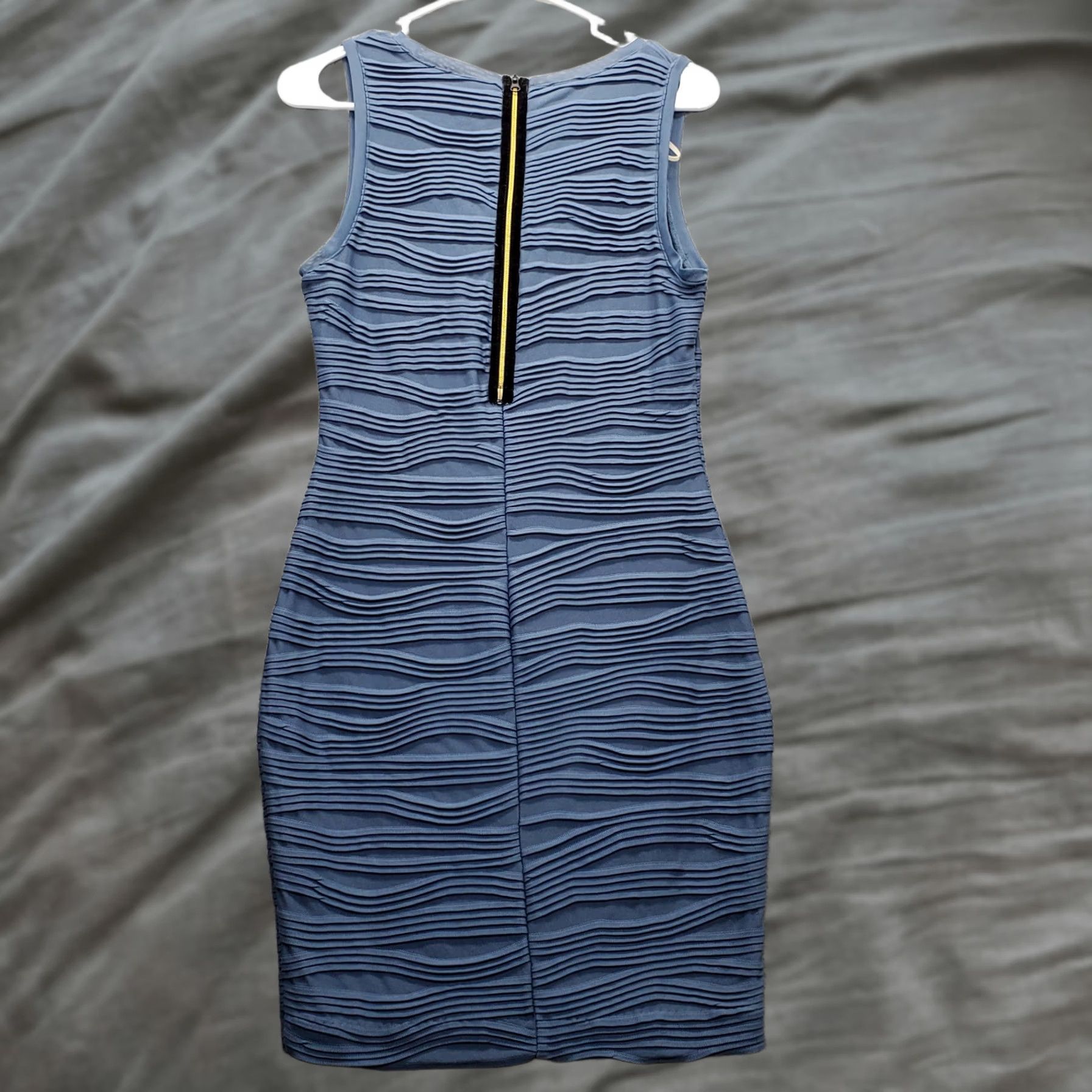 Vintage Rachel Roy Bodycon Dress Womens M Blue Lined Pintuck Stretch Scoop Neck Back Zip Dress Size M / US 6-8 / IT 42-44 - 1 Thumbnail