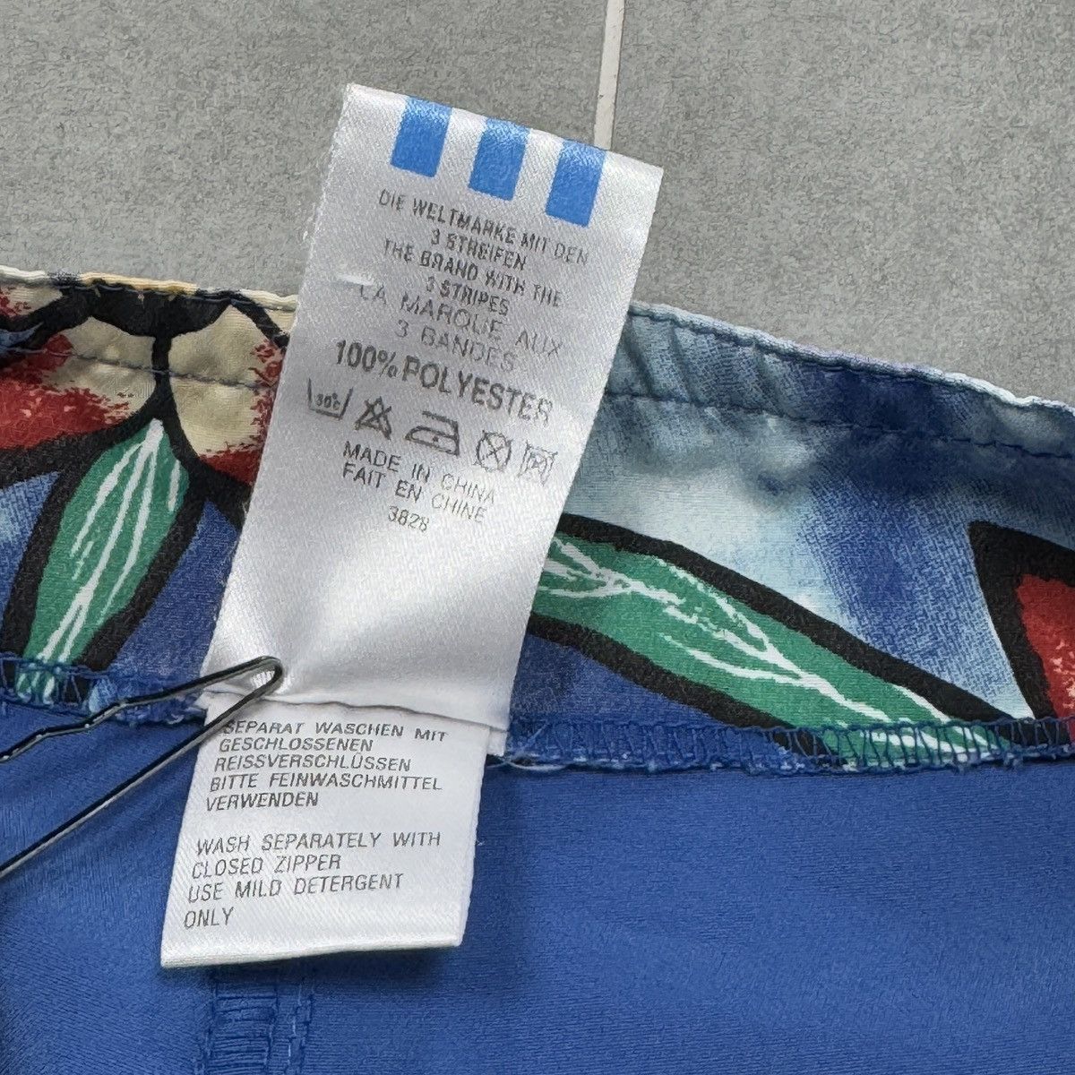 Adidas × Vintage Vintage Adidas Women Shorts Size USA 12 Size 34" / US 12 / IT 48 - 12 Thumbnail