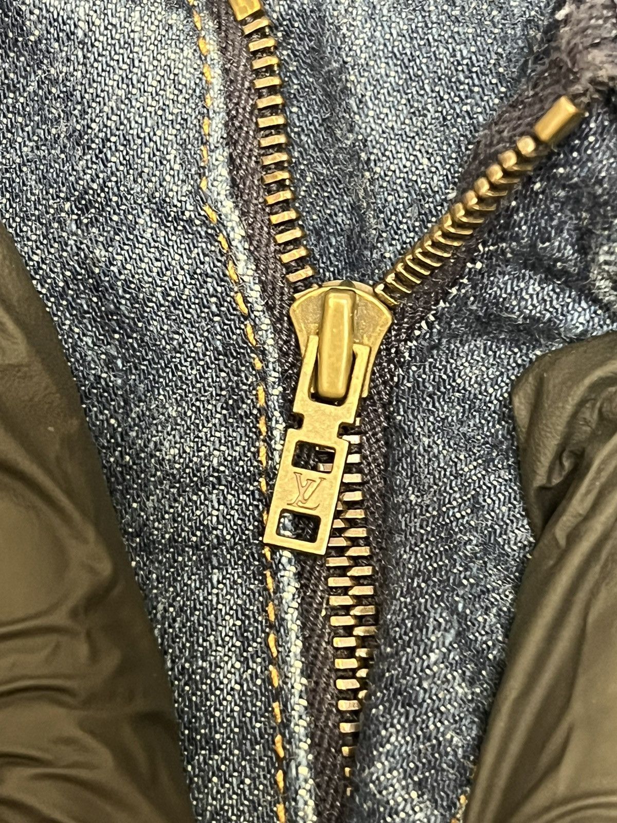 Helbers LOUIS VUITTON Pants Denim LV Embroidered leather Logo Size US 32 / EU 48 - 19 Thumbnail