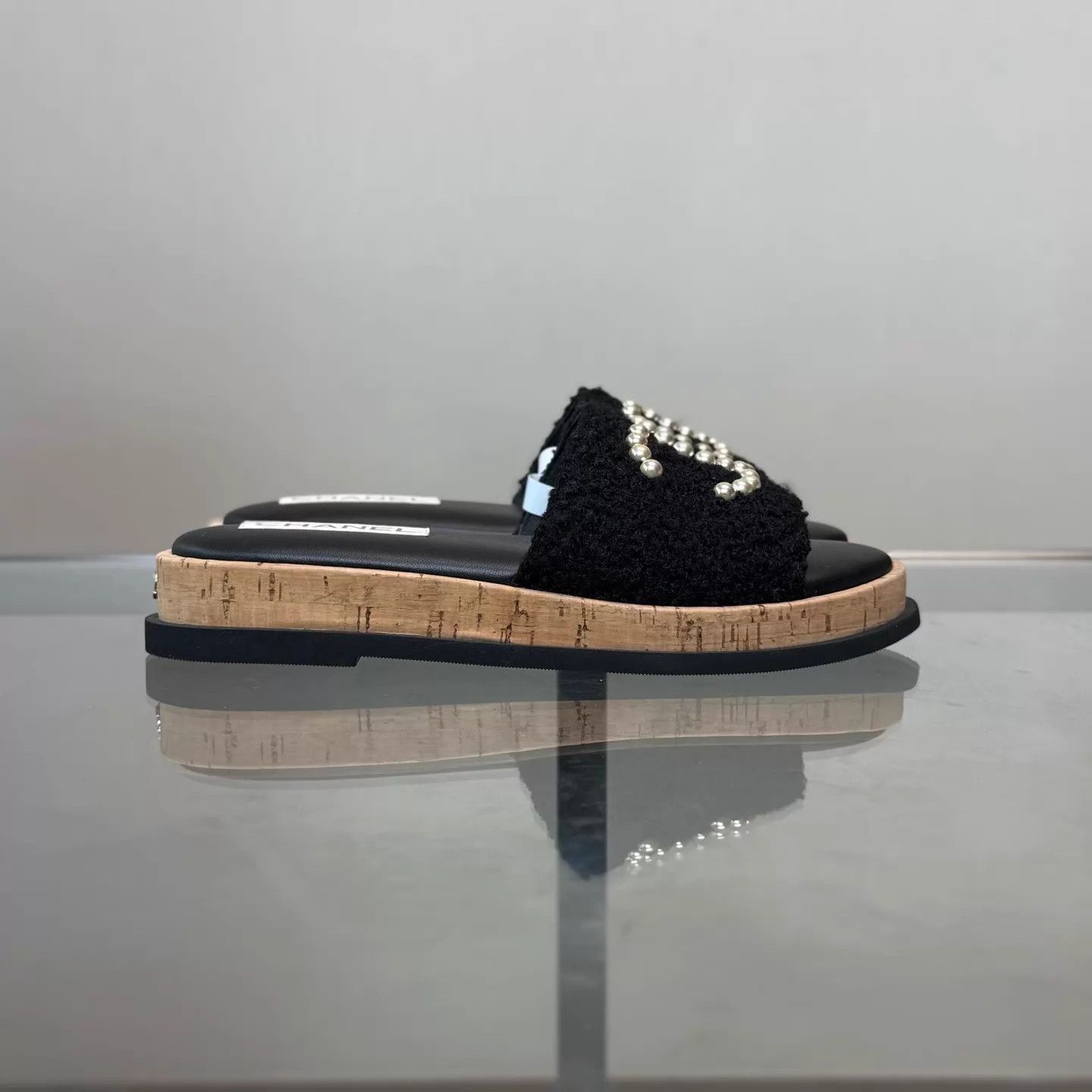 Chanel Chanel 24S Pearl CC Black Slippers 39 Unworn Size US 8.5 / IT 38.5 - 3 Thumbnail