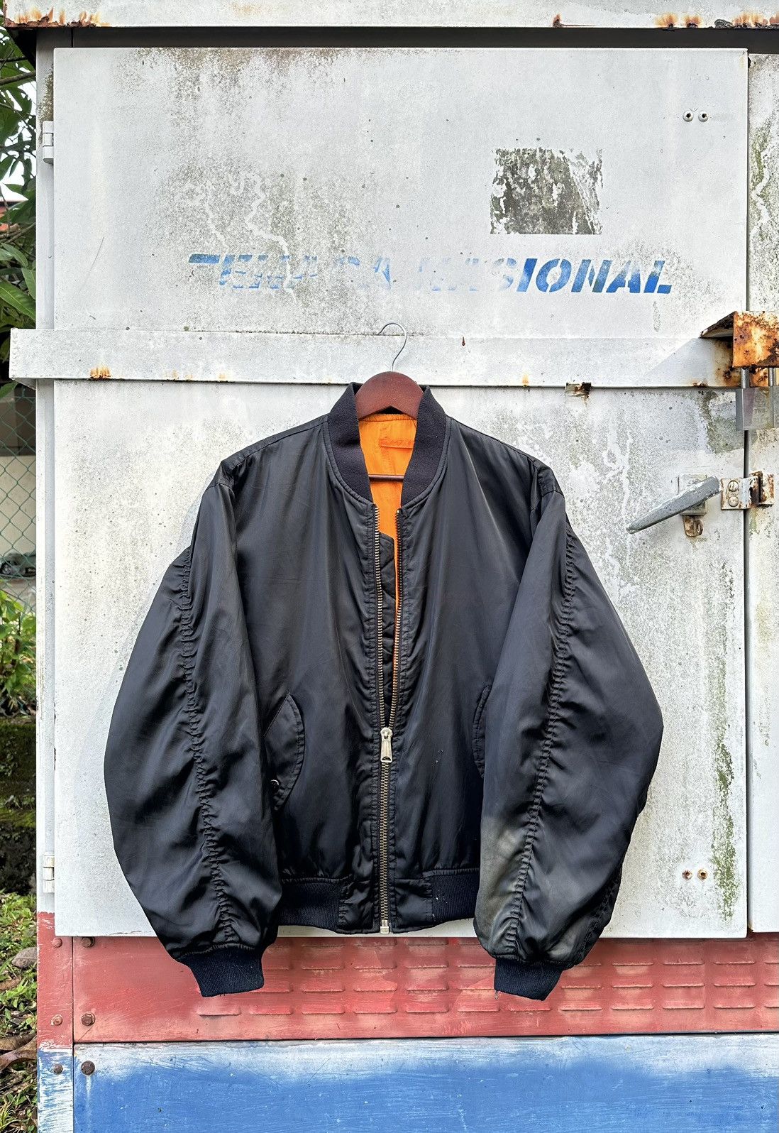 Vintage 🪖Vintage THRASHED Bosch MA-1 Bomber Jacket Size US M / EU 48-50 / 2 - 4 Thumbnail