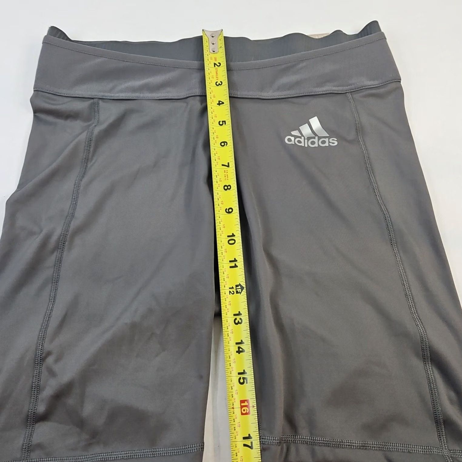 Adidas Adidas Primegreen Aeroready Techfit 3" Mid Rise Volleyball Shorts Gray L Adult Women Size 36" / US 14 / IT 50 - 6 Thumbnail