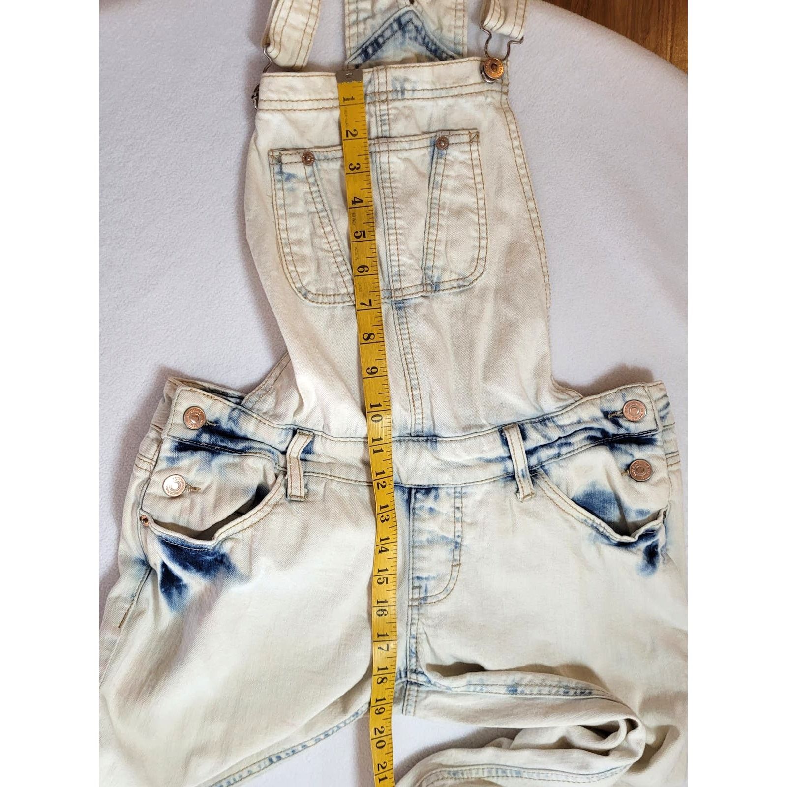Mossimo Mossimo Women's Distressed Denim Overalls Acid Wash XS TP Size 26" / US 2 / IT 38 - 5 Thumbnail