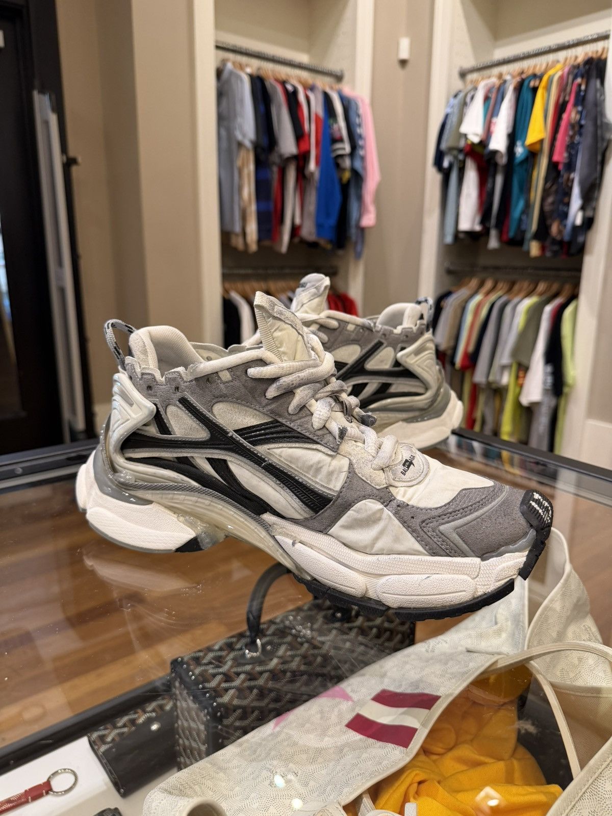 Balenciaga Balenciaga Runner WornOut Sneak Size US 10 / EU 43 - 2 Thumbnail