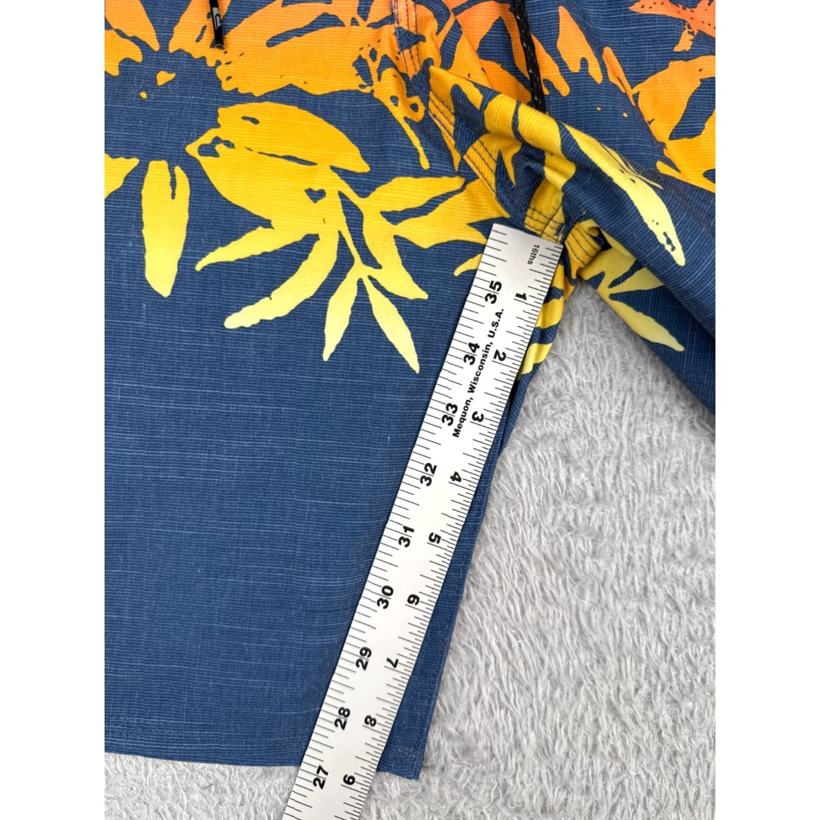 Quiksilver Quiksilver Board Shorts Mens 32 Blue Orange Floral Polyester 32x9 Beach Size US 32 / EU 48 - 6 Thumbnail