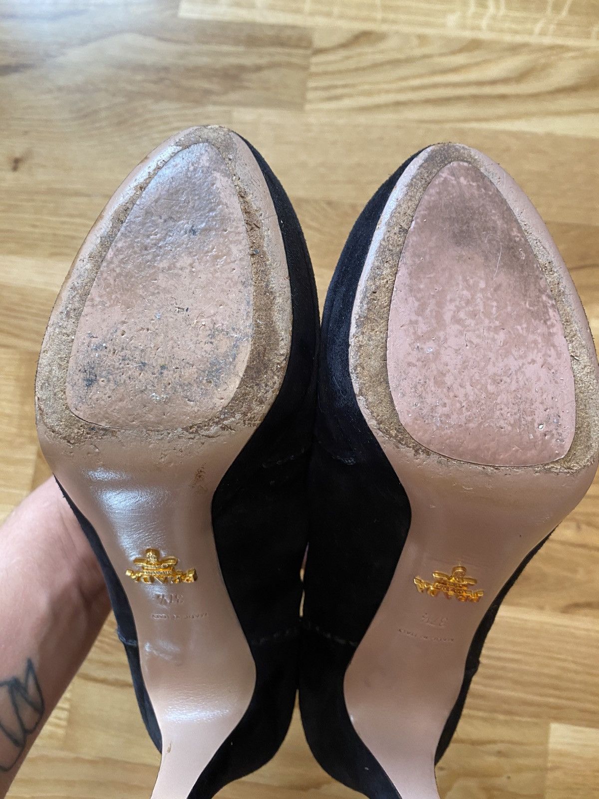 Prada Prada Black Suede Whipstitch ClassicHigh Heel PumpsSize 37.5 Size US 7.5 / IT 37.5 - 11 Thumbnail