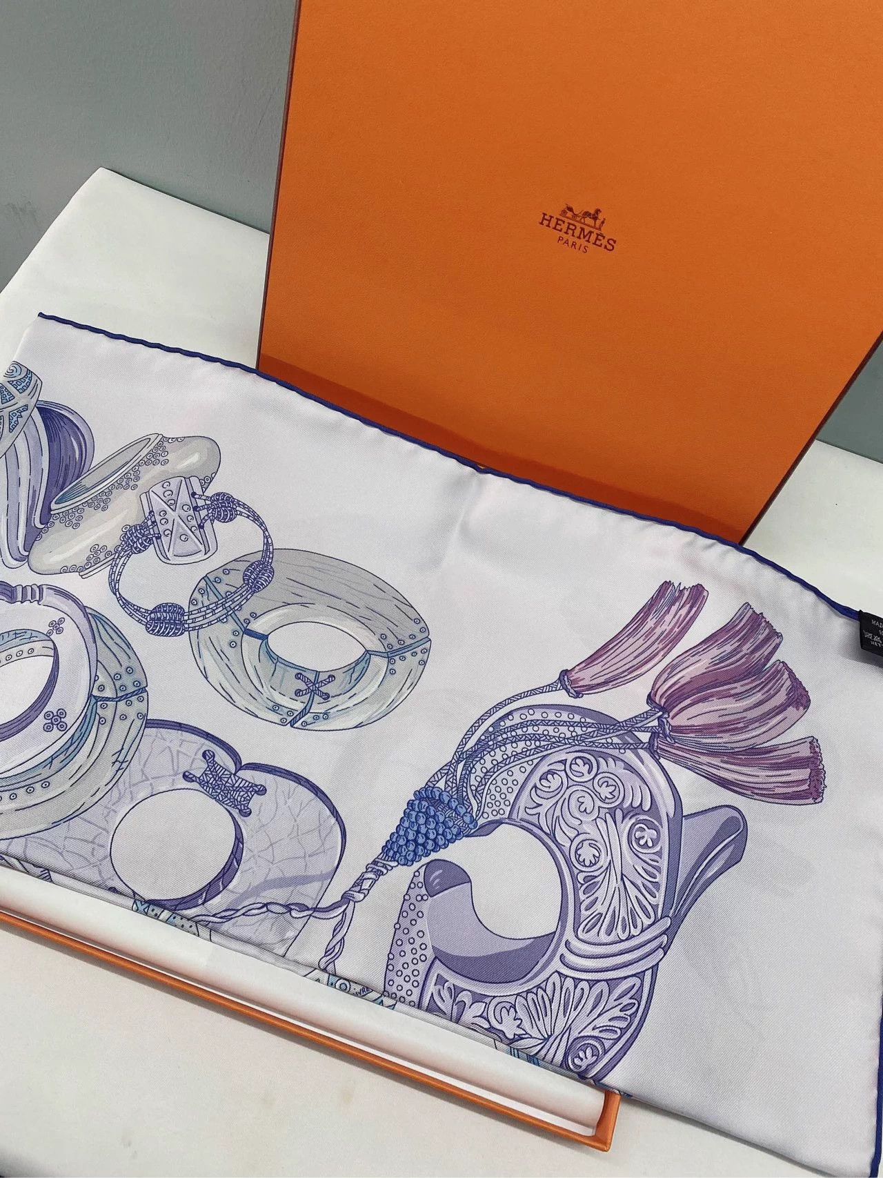 Hermes Hermès New Authentic Silk Large Square Scarf Vibrant Colors Size ONE SIZE - 2 Thumbnail