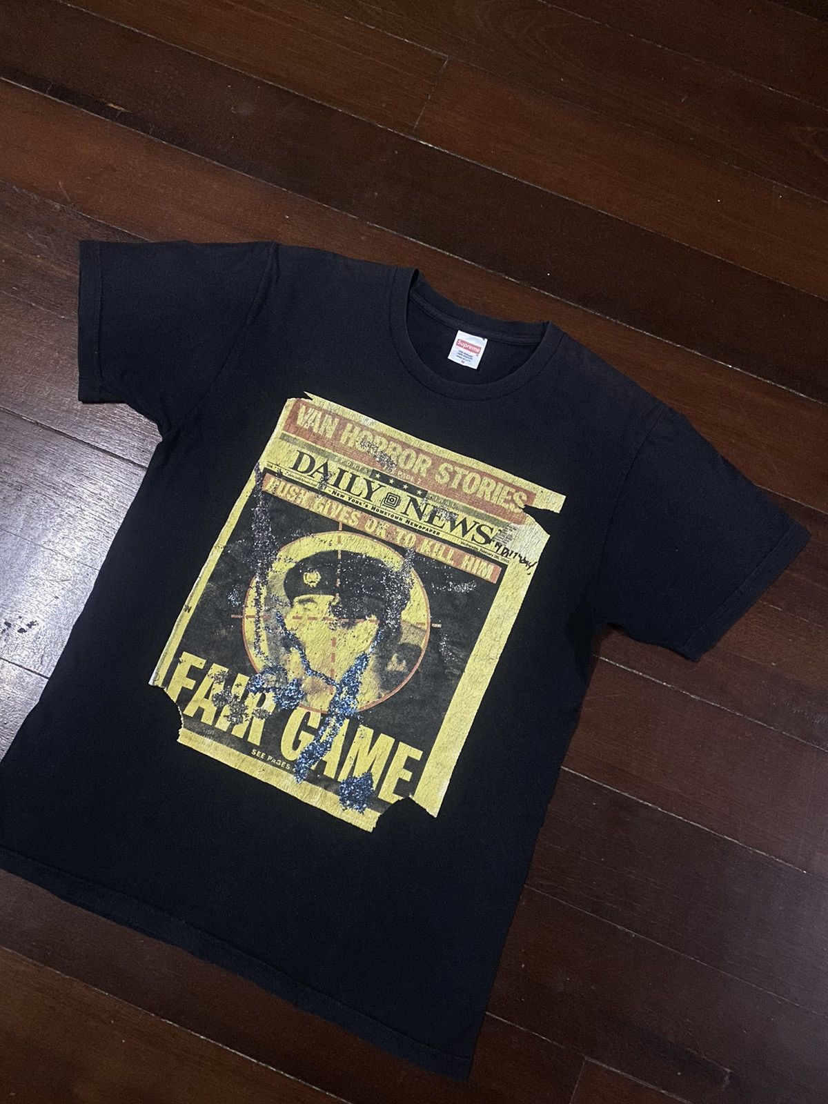 Supreme Supreme x Dash Snow Saddam Hussein newspaper Tee Size US M / EU 48-50 / 2 - 4 Thumbnail