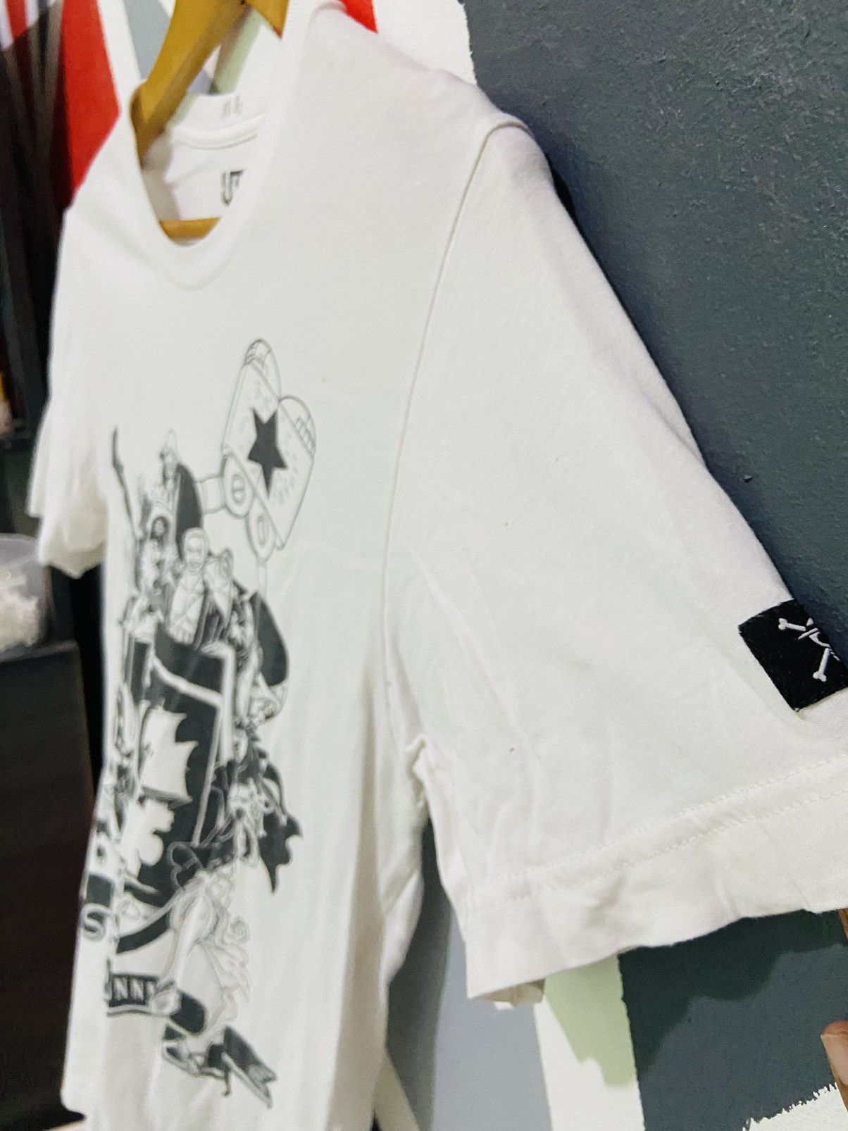 Anime Uniqlo x One Piece Thousand Sunny Size US XS / EU 42 / 0 - 3 Thumbnail