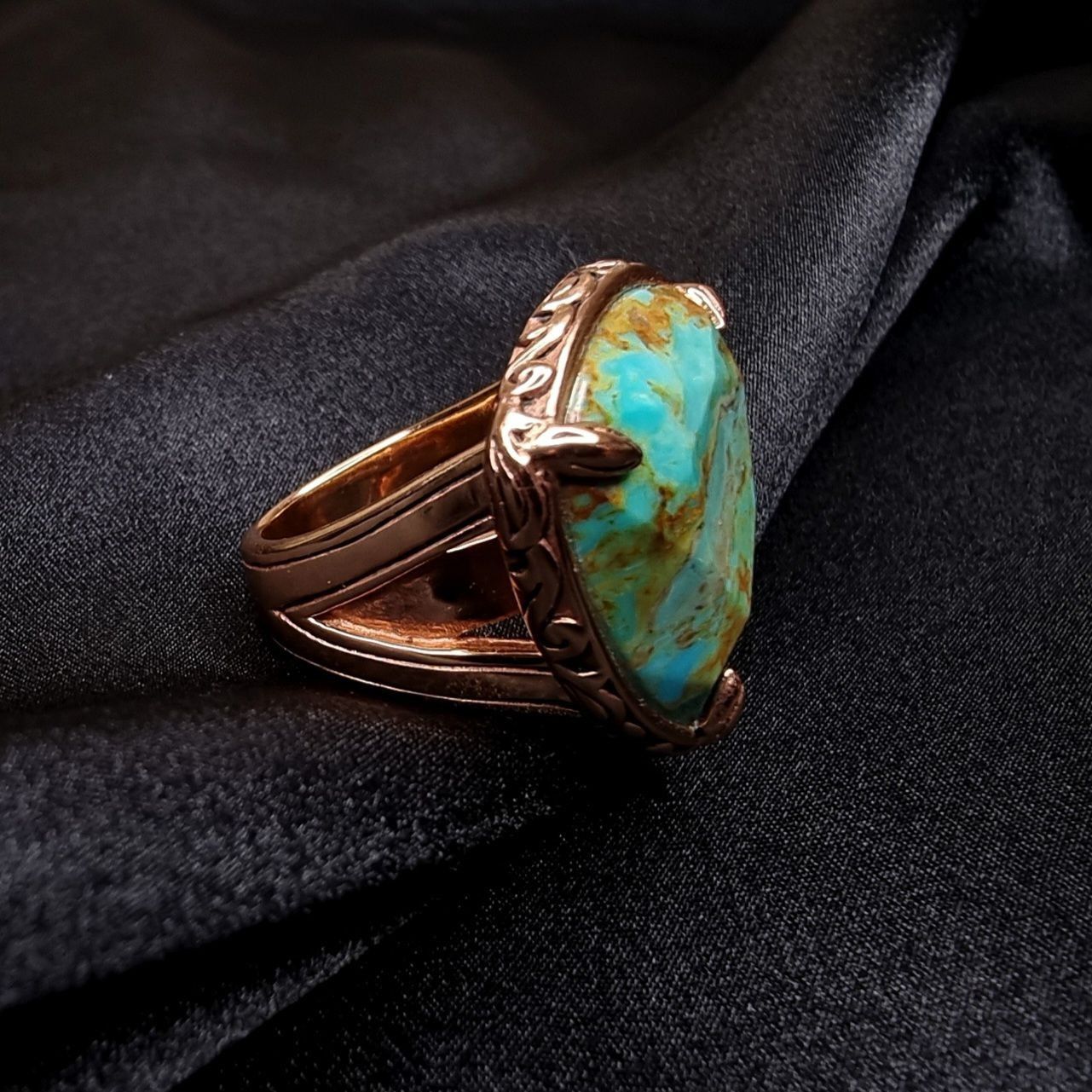 Vintage Genuine Turquoise Copper Ring Barse Thailand Size 6.5 Triang Size ONE SIZE - 5 Thumbnail