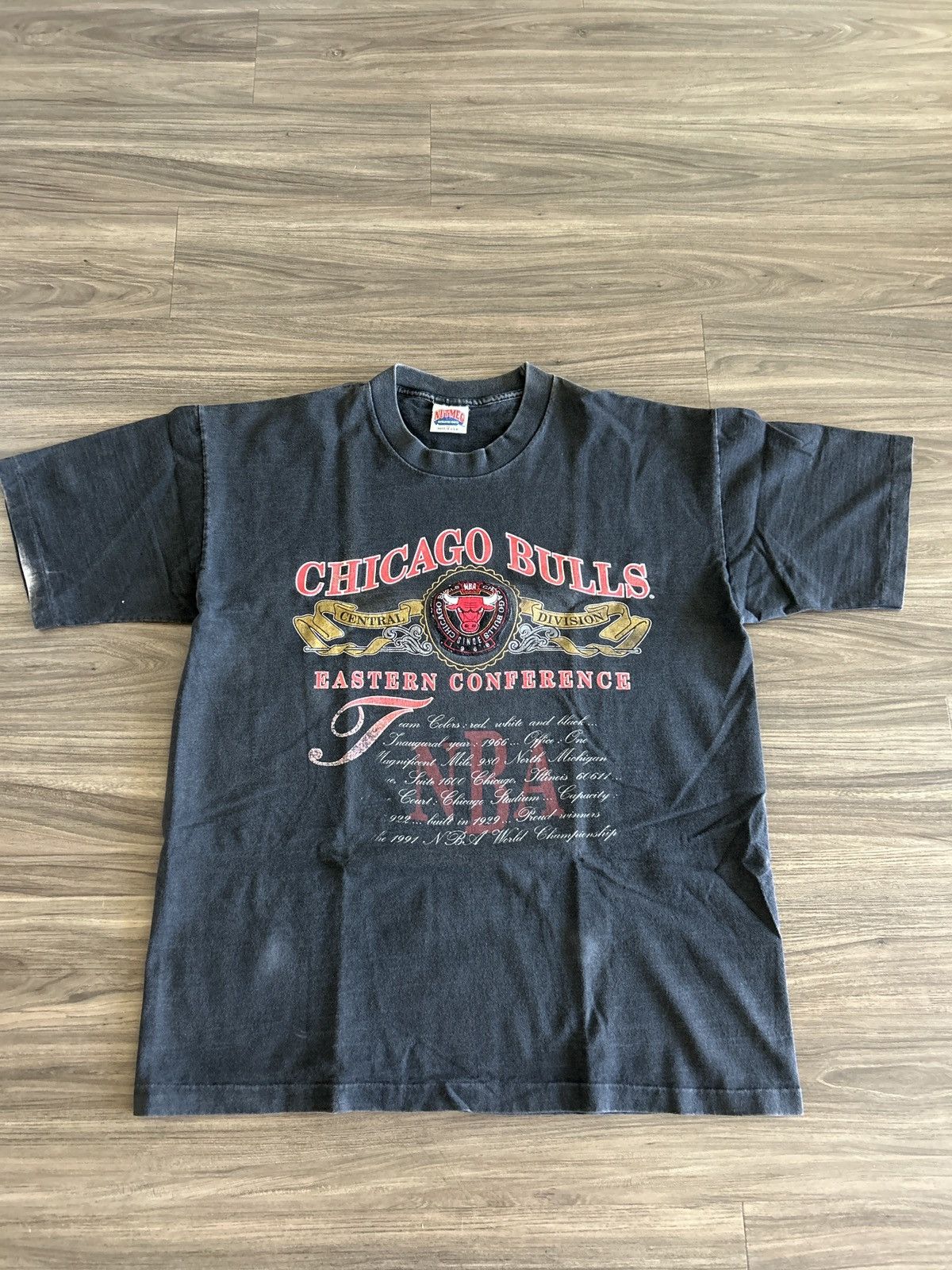 image of Vintage Chicago Bulls T-Shirt On Nutmeg Tag in Black, Men's (Size XL)