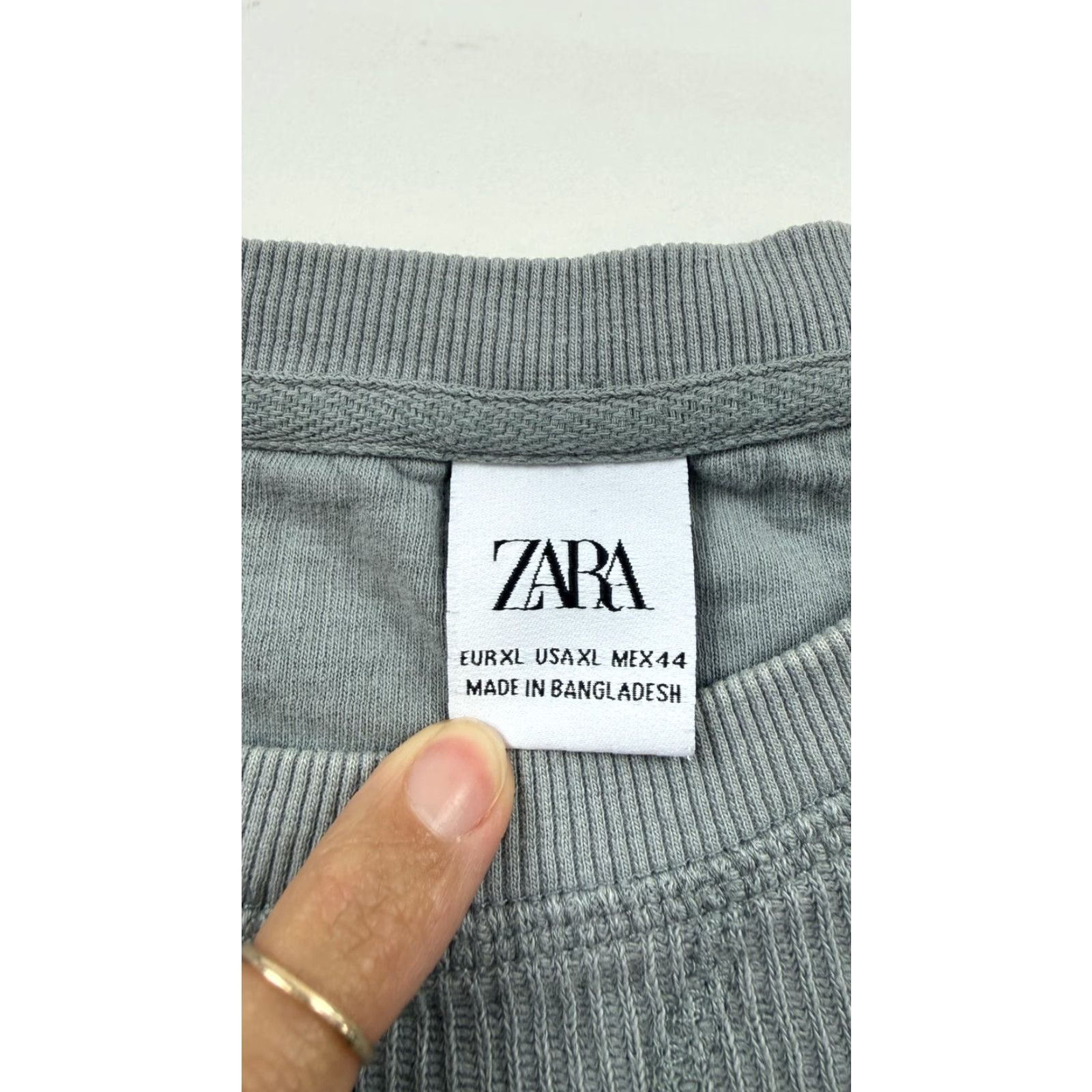 Zara Zara Mens XL Gray Waffle Knit Thermal Long Sleeve Crewneck Shirt Size US XL / EU 56 / 4 - 4 Thumbnail