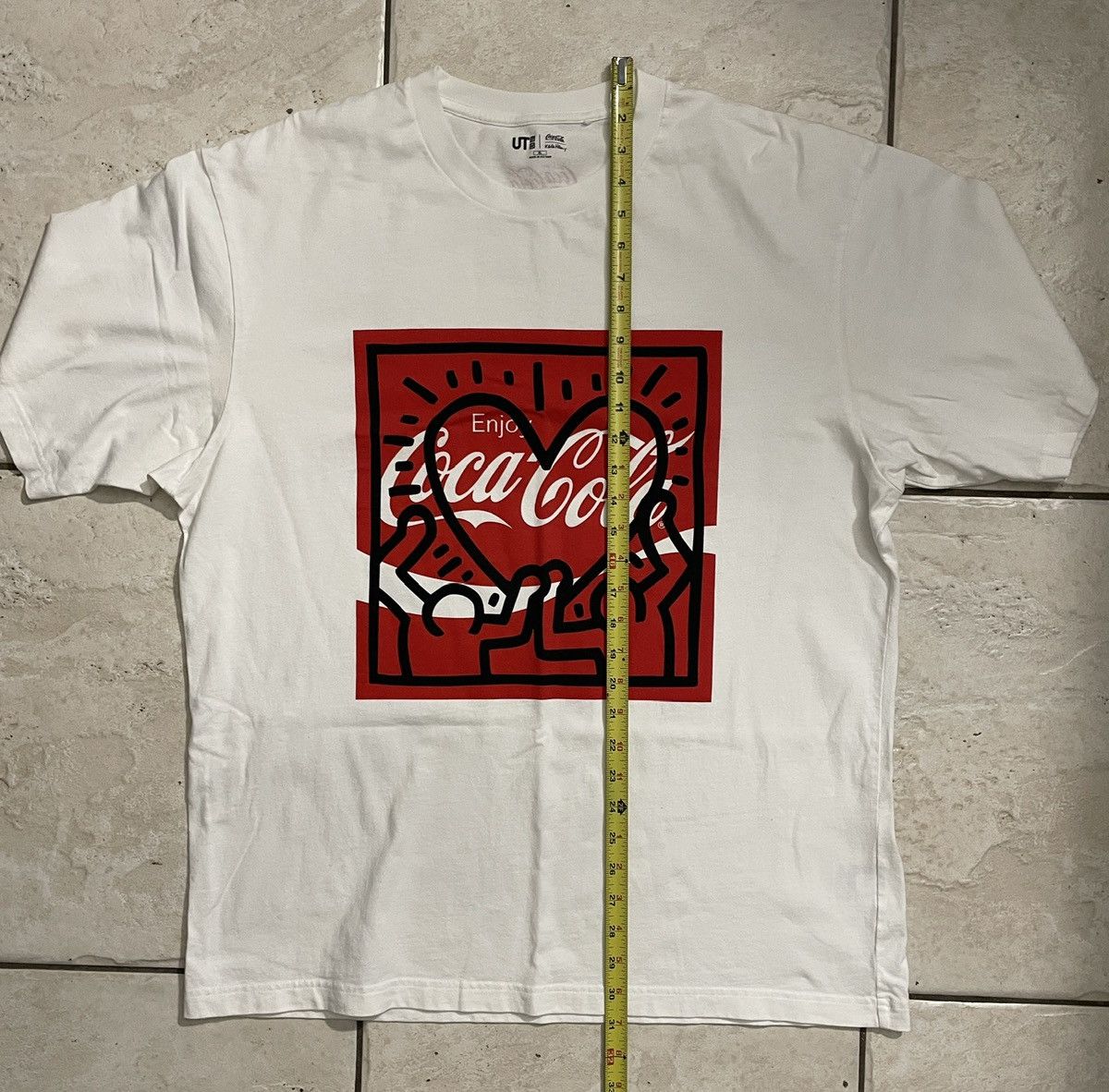 Uniqlo UNIQLO Keith Haring X Coca-Cola T shirt Size US XL / EU 56 / 4 - 2 Thumbnail