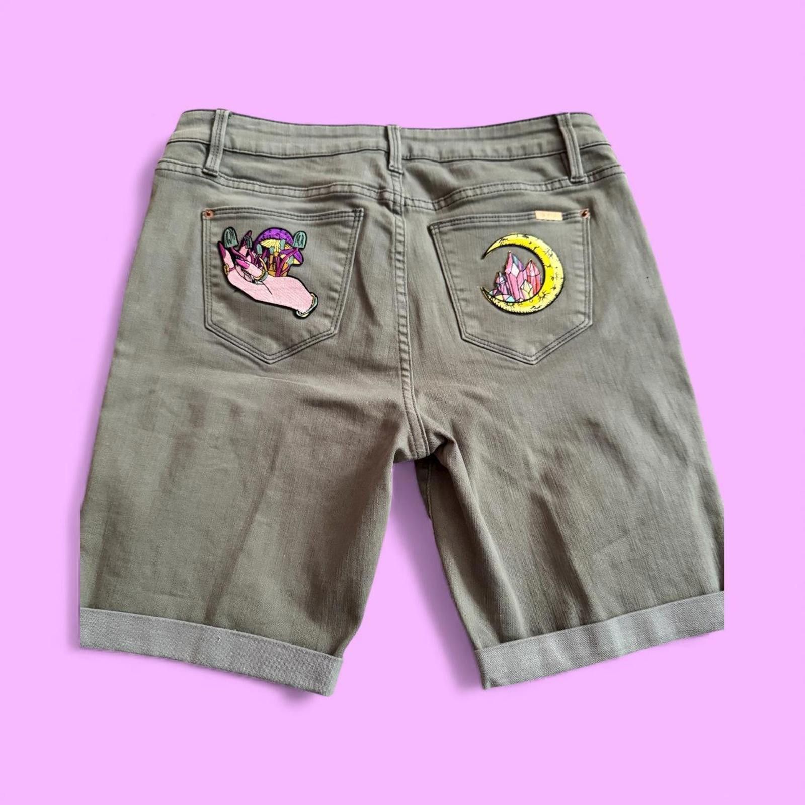 Other Upcycled Magical Patch Shorts – Size 12 (Jeanswest) Size 30" / US 8 / IT 44 - 1 Thumbnail