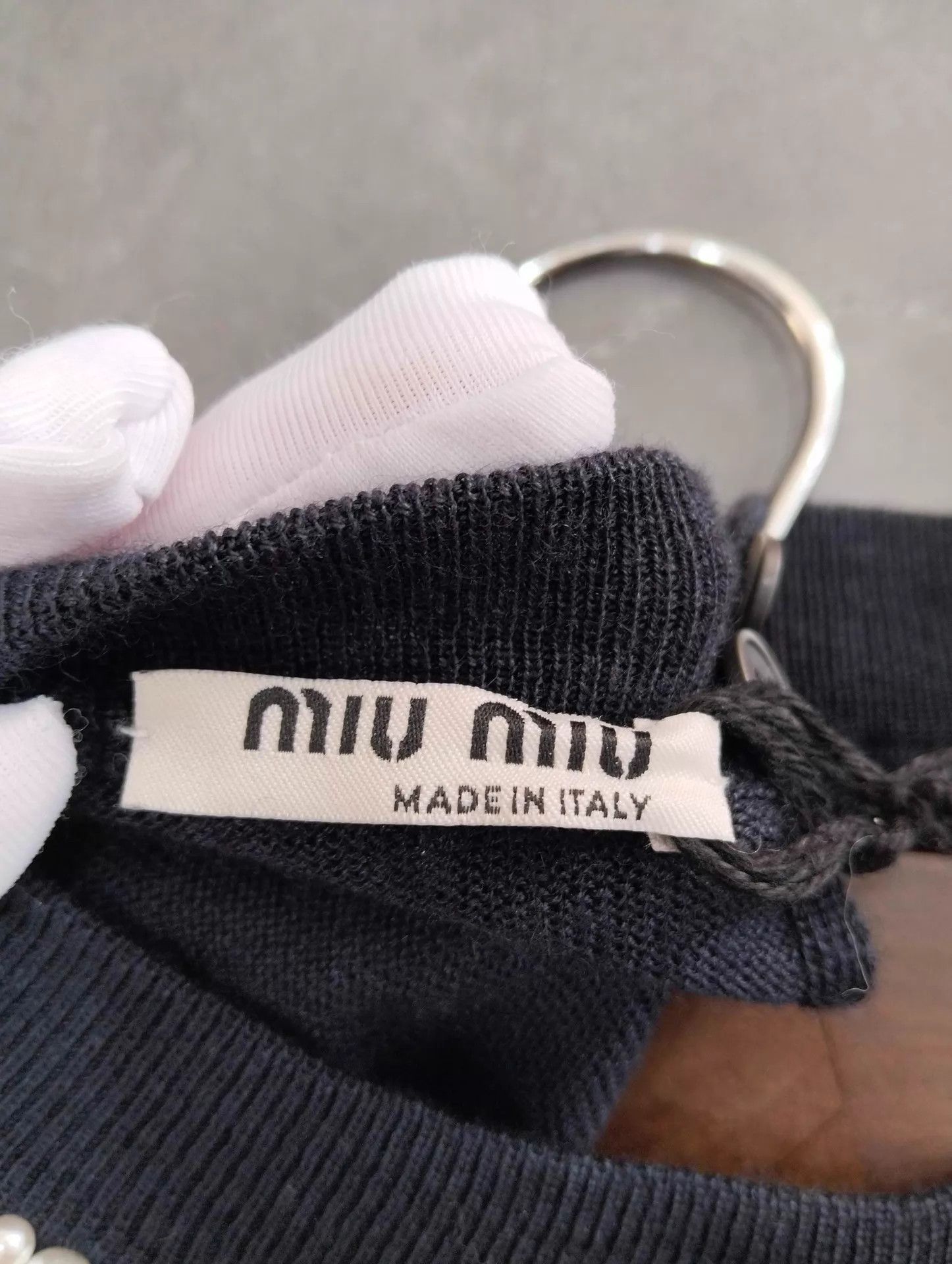 Miu Miu MIU MIU Pearl Bow Crewneck Thin Cashmere Sweater 36 Size XS / US 0-2 / IT 36-38 - 4 Thumbnail