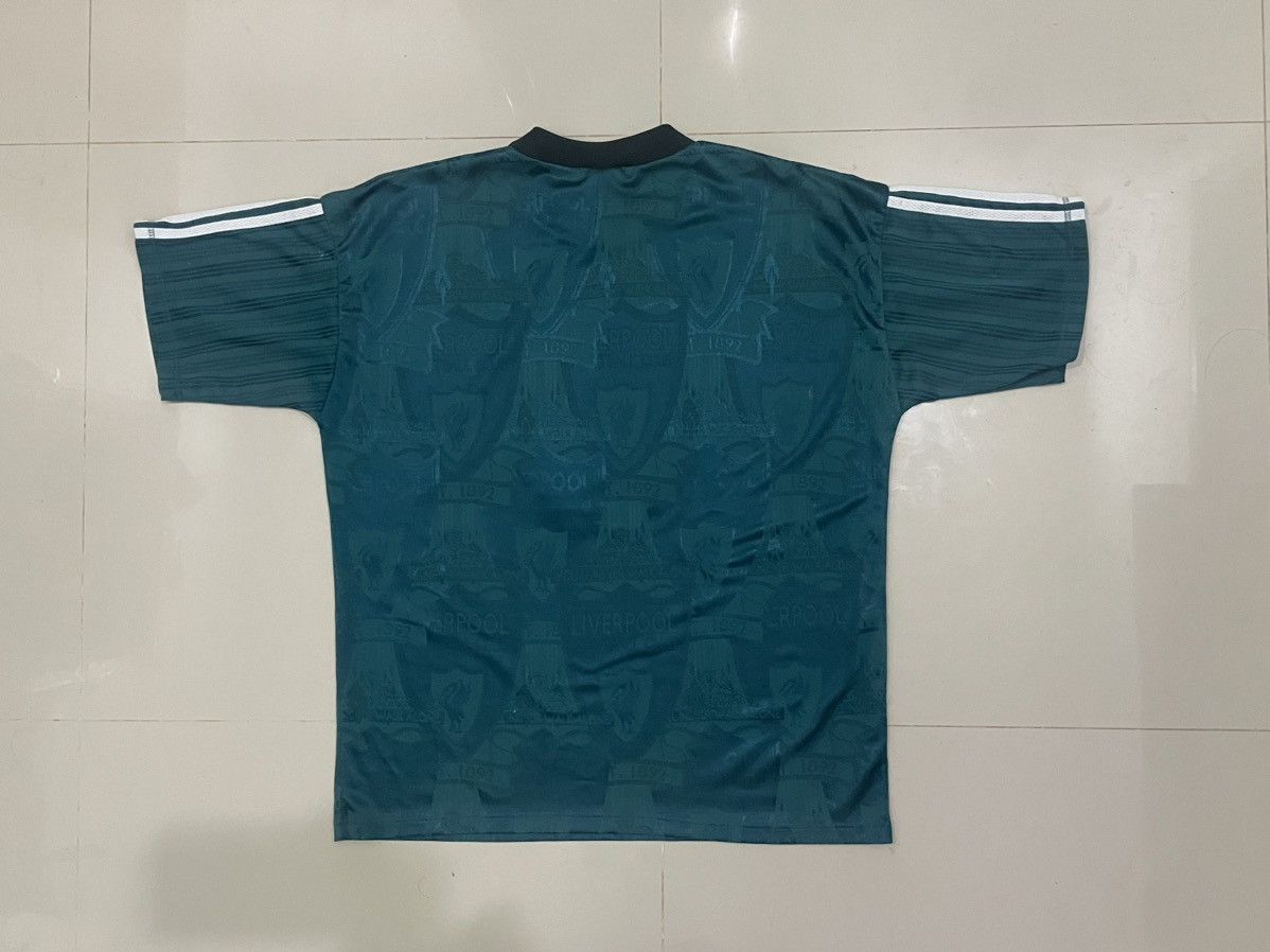 Liverpool Leisure 1995. Big Adidas Logo. OVP Liverpool Logo.