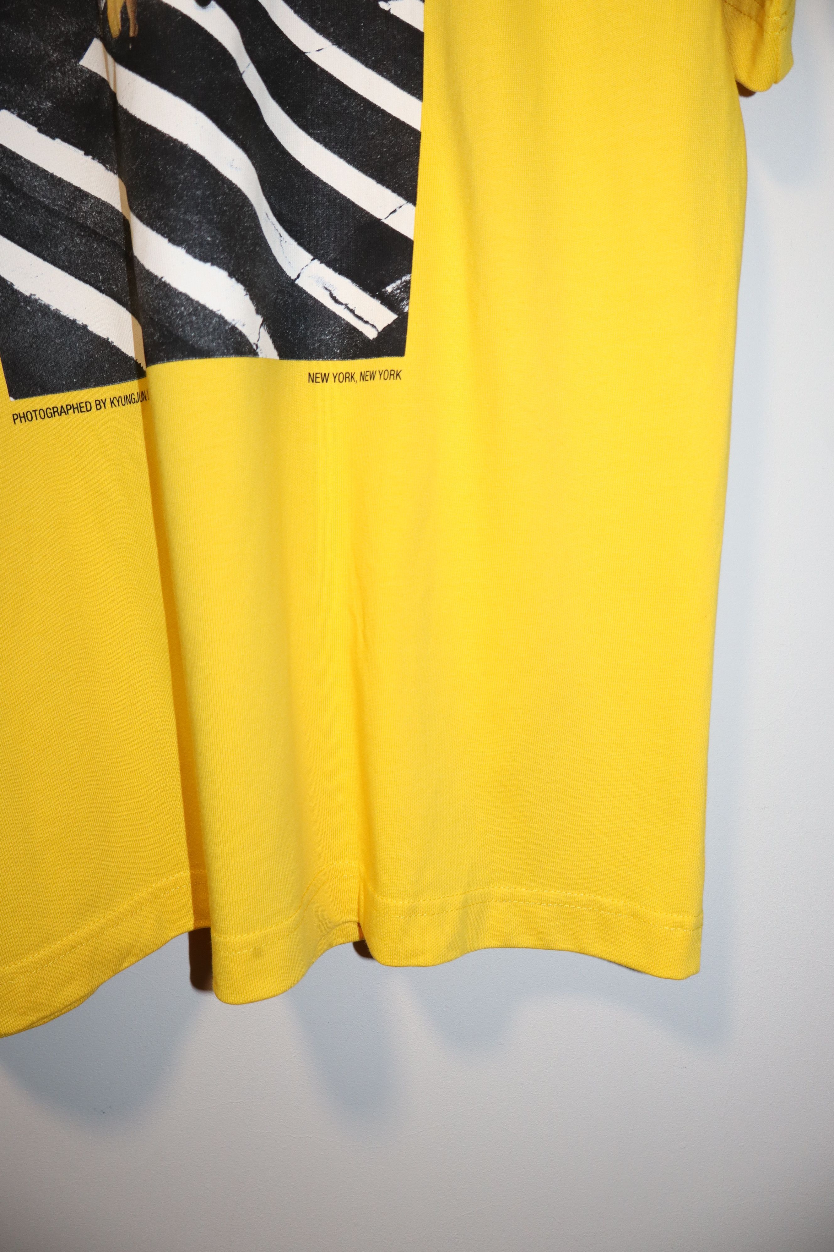 Helmut Lang NYC logo tshirt Size US L / EU 52-54 / 3 - 12 Thumbnail