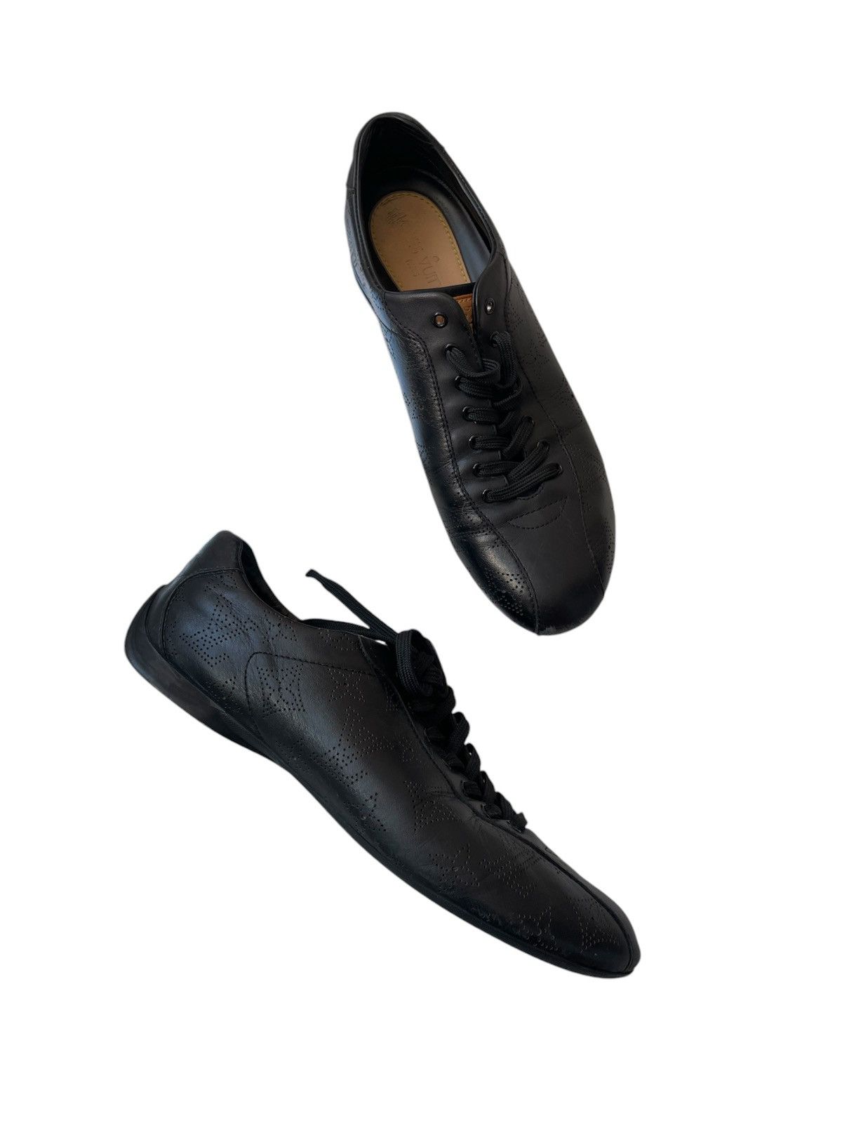 Louis Vuitton low top sneakers